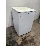 Lec Commercial Fresstanding White Fridge