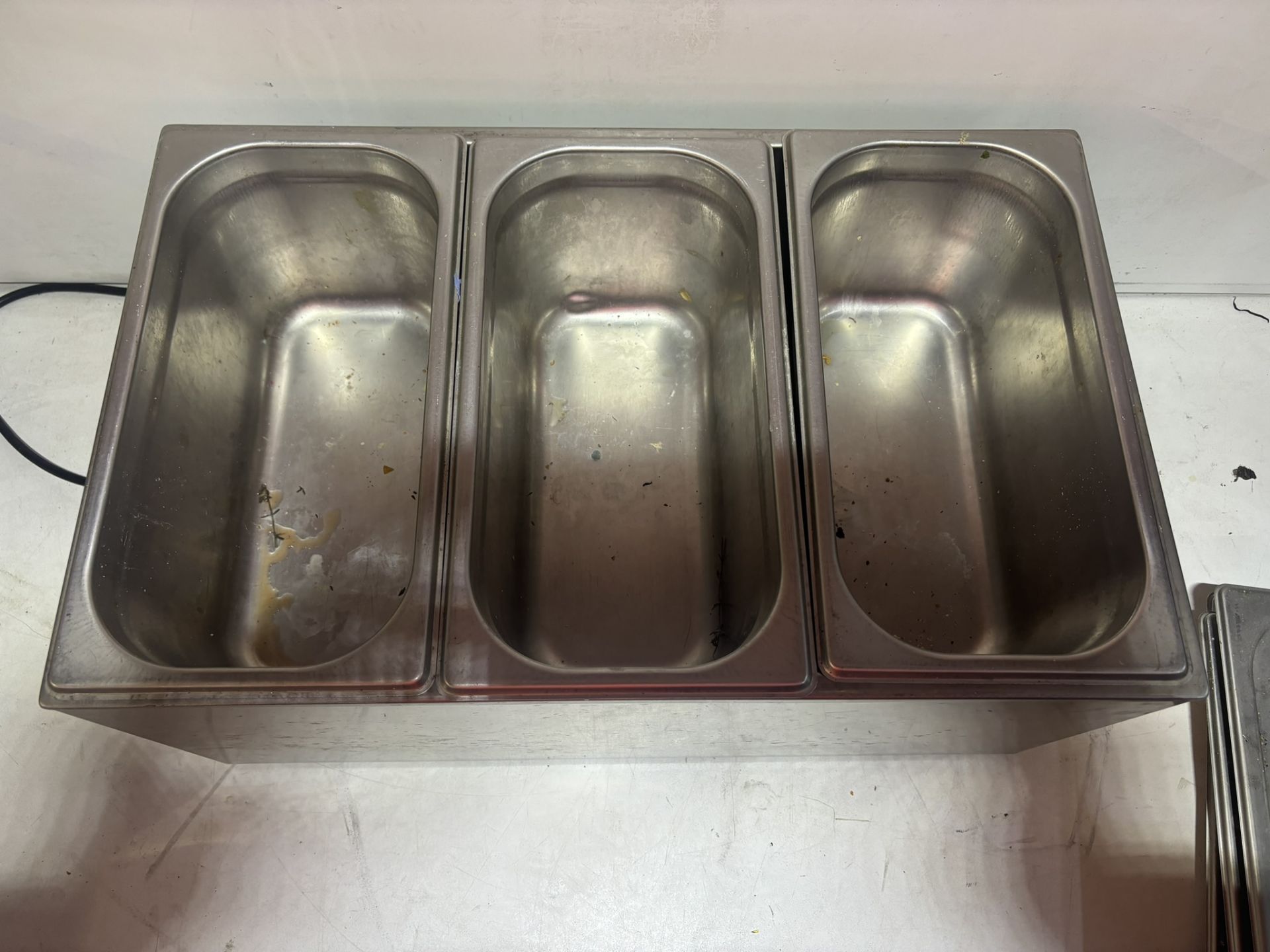 Royal Catering Commercial Bain Marie With 3 Containers & Lids - Image 4 of 7
