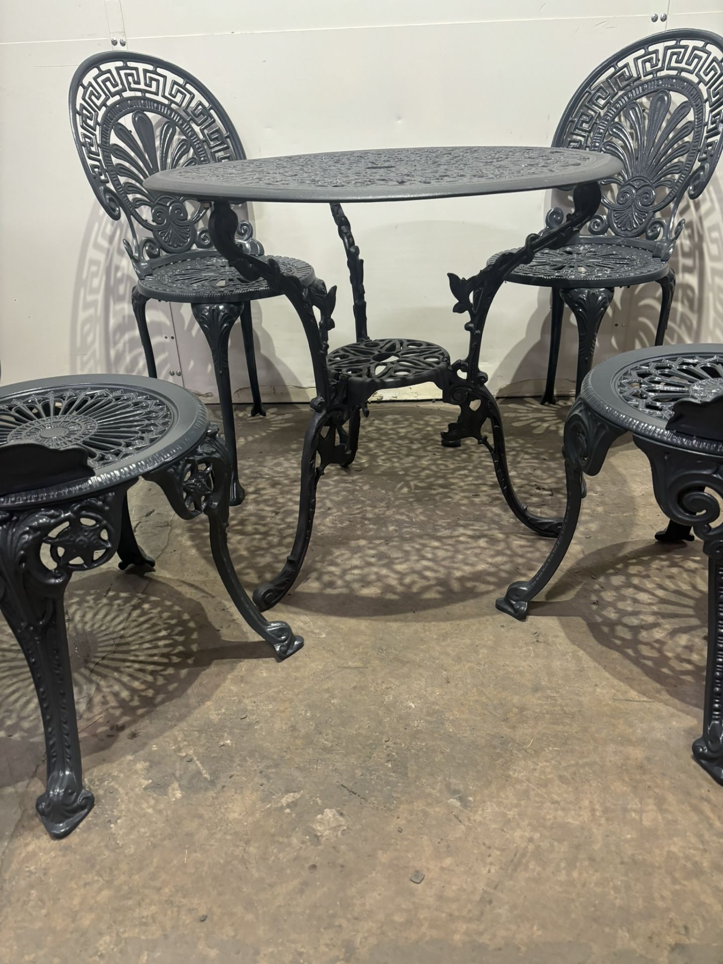 Cast Aluminium Outdoor Garden Dining Set As Seen In Photos - Image 4 of 8