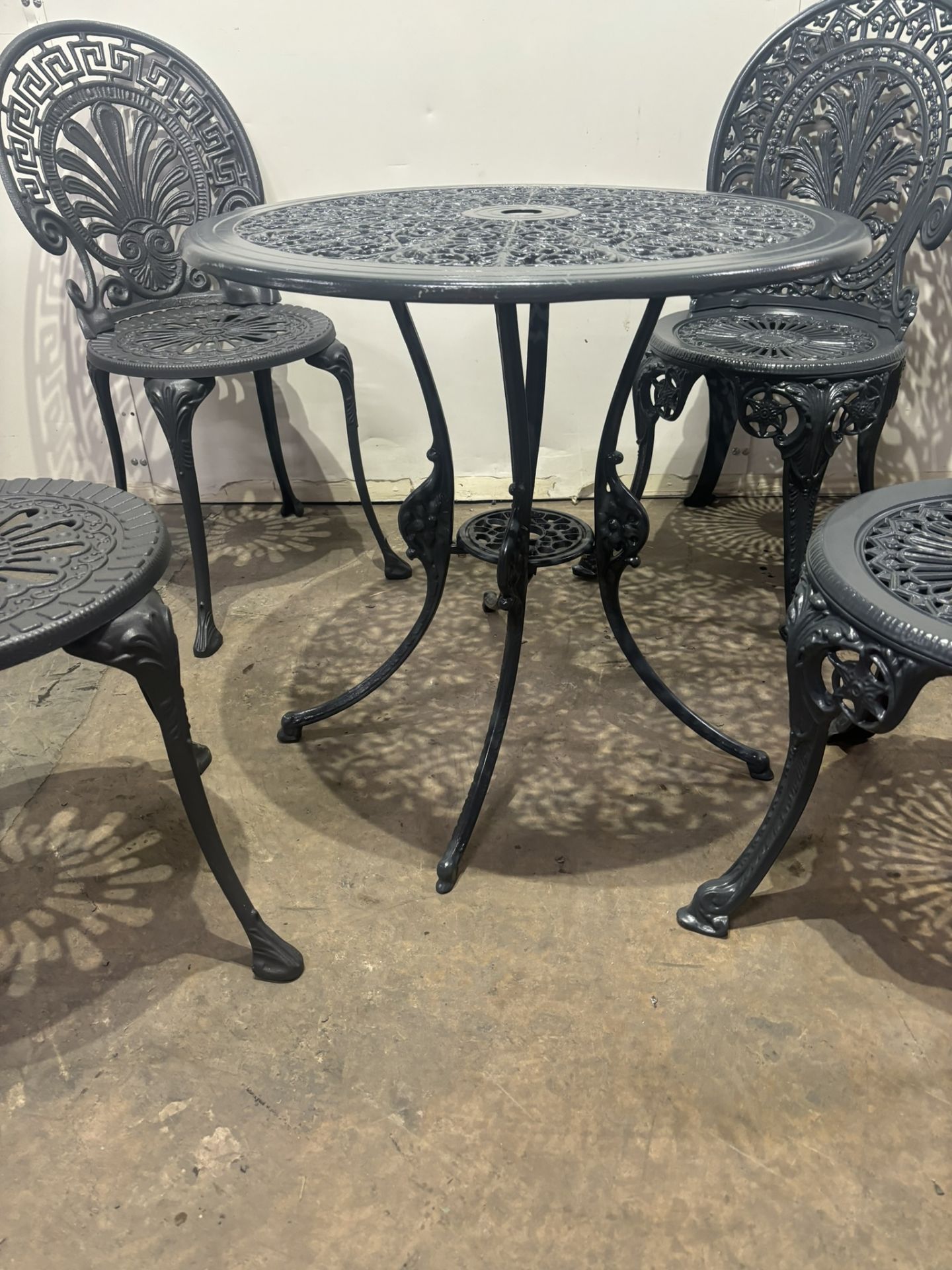 Cast Aluminium Outdoor Garden Dining Set As Seen In Photos - Image 3 of 7