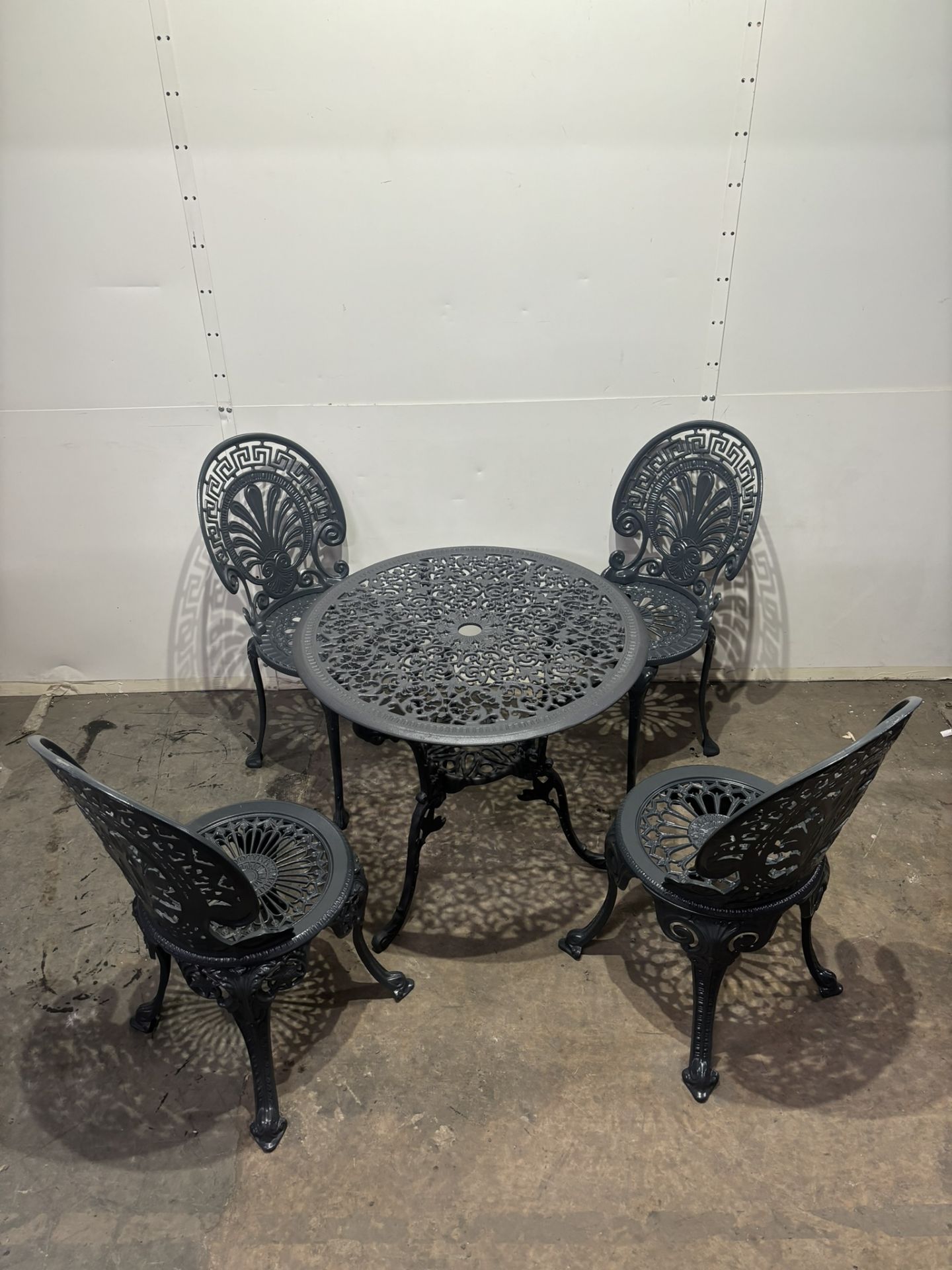 Cast Aluminium Outdoor Garden Dining Set As Seen In Photos