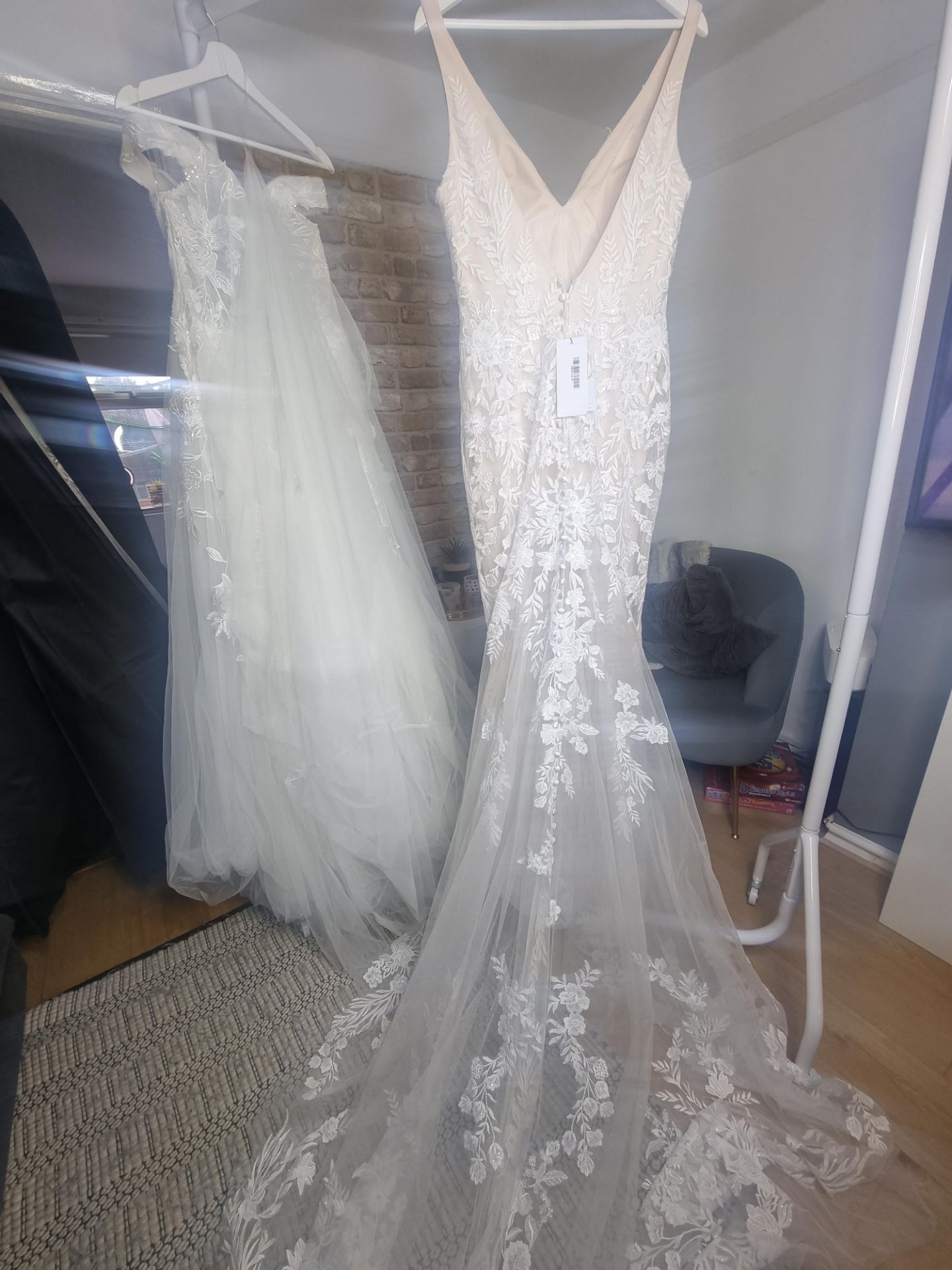 Complete Contents of Bridal Boutique | Gowns | Accessories | Fixtures and Fittings | ZERO VAT - Bild 50 aus 52