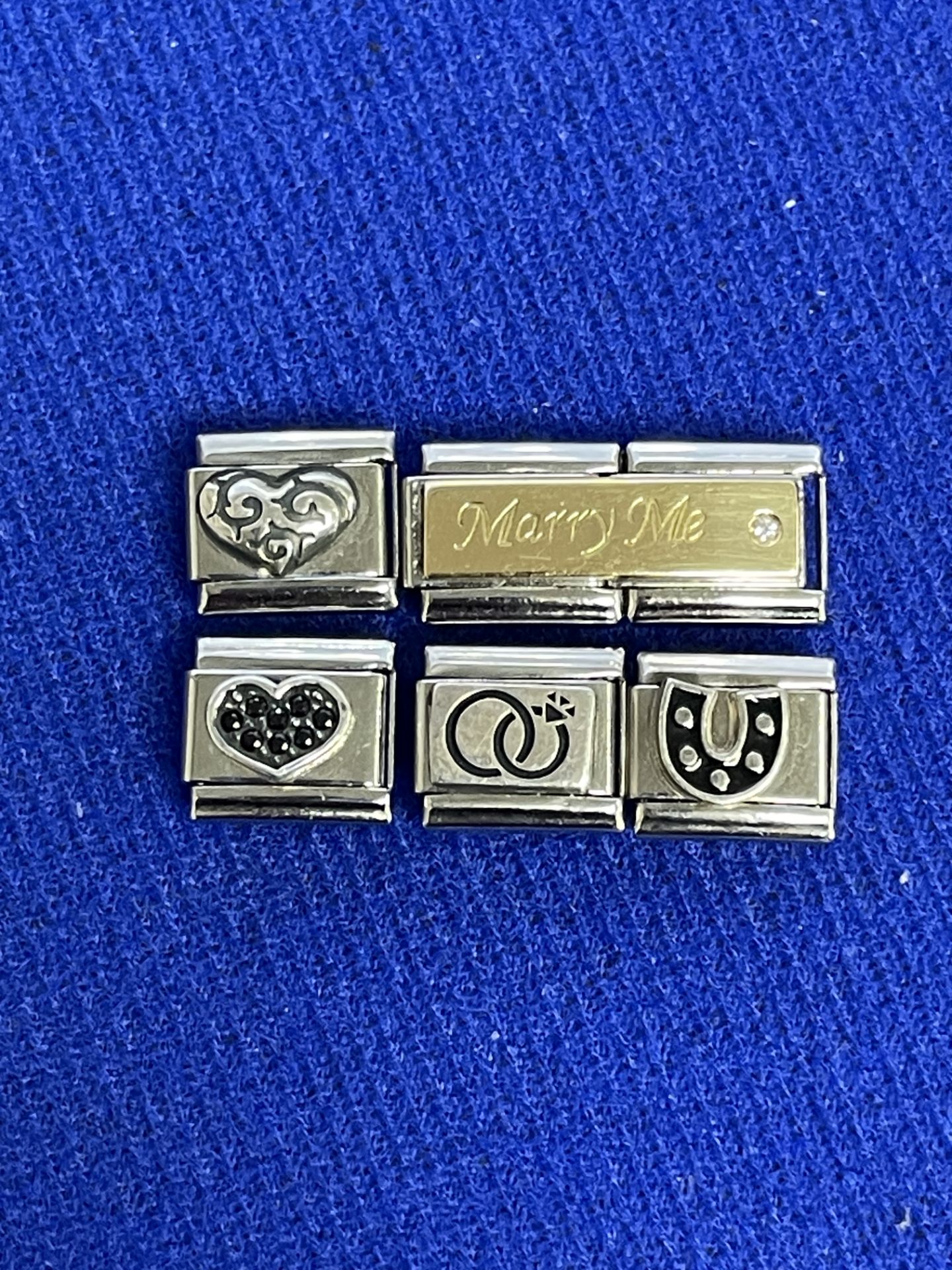 5 x Ex-Display Classic Love Theme Nomination Charms