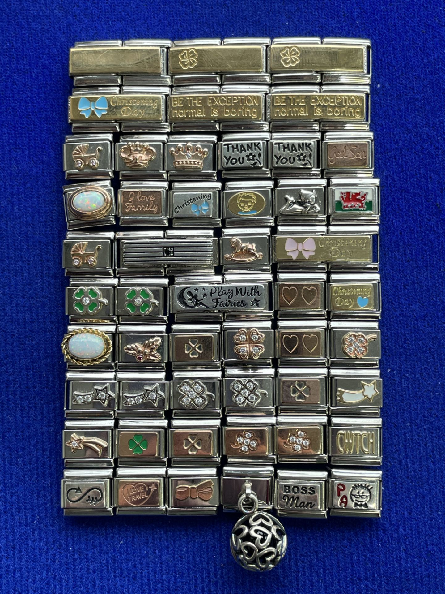 50 x Ex-Display Classic Nomination Charms