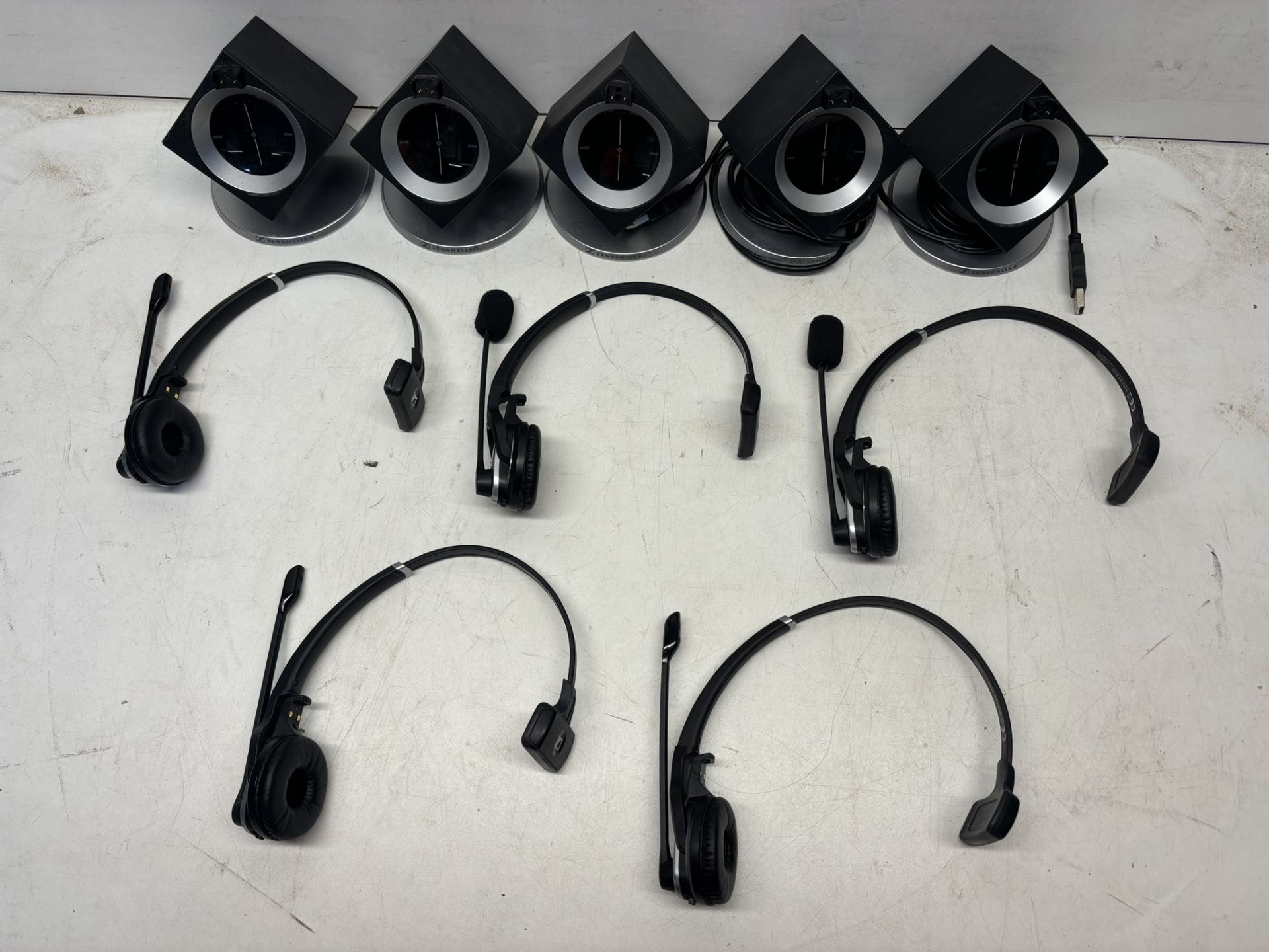 5 x Sennheiser DW Bases & Sennheiser DW 20 Pro 1 DECT Cordless HD Monaural Headsets - Bild 3 aus 5