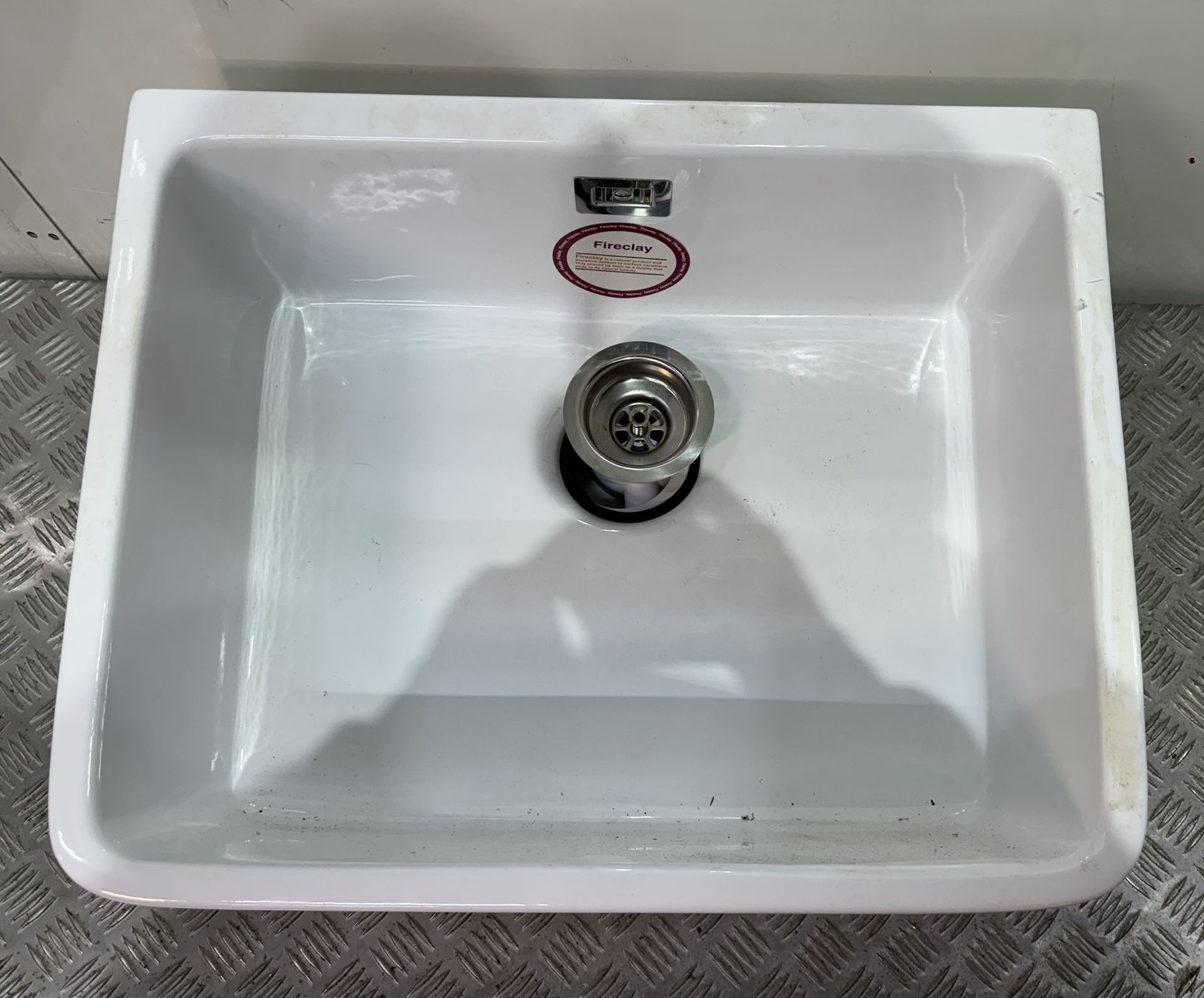 Ex-Display Unbranded White Bathroom Sink W/ Waste *Scratches See Pictures*