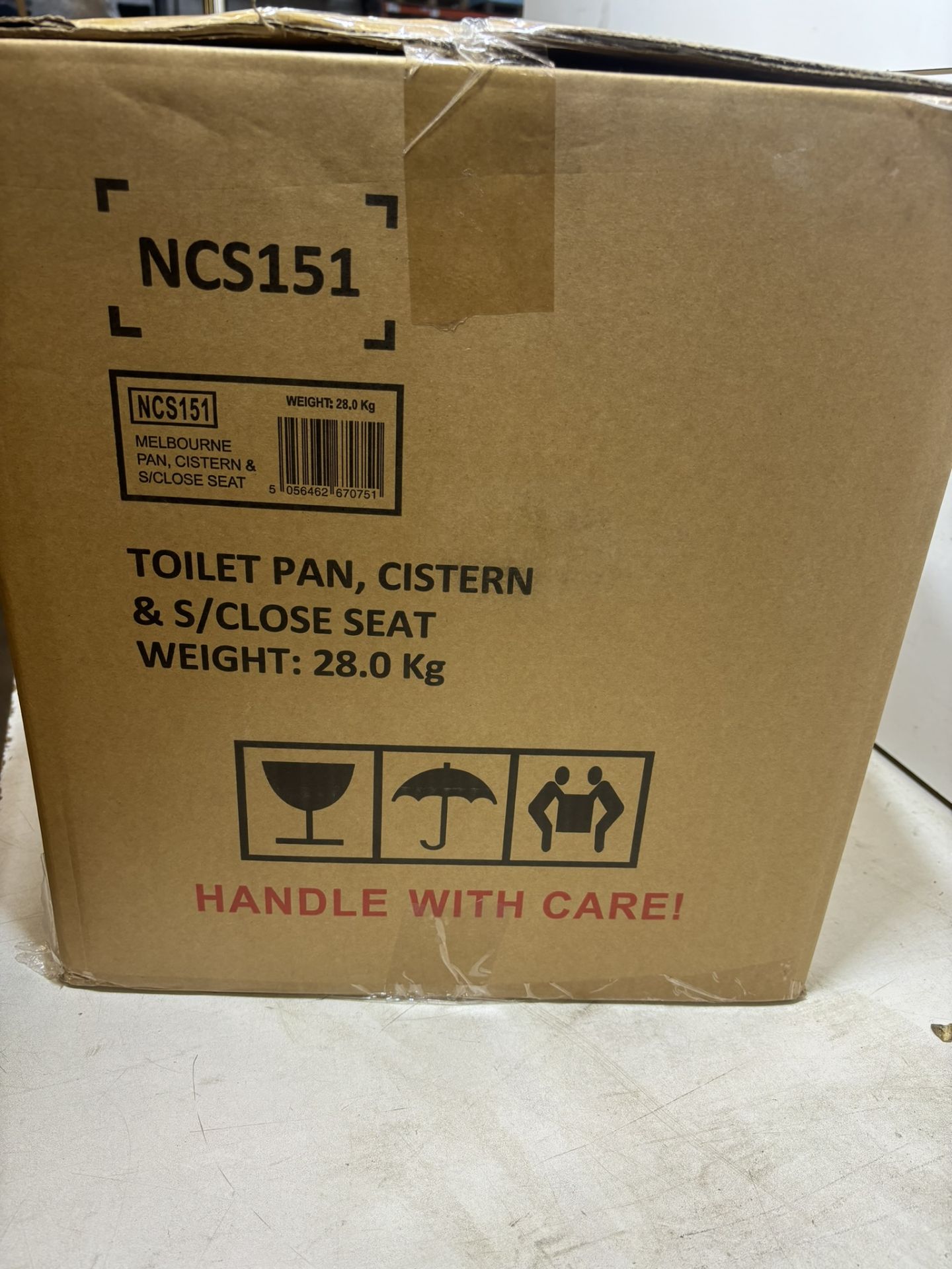 Melbourne NCS151 Toilet Pan, Cistern & S/close Seat - Bild 3 aus 3