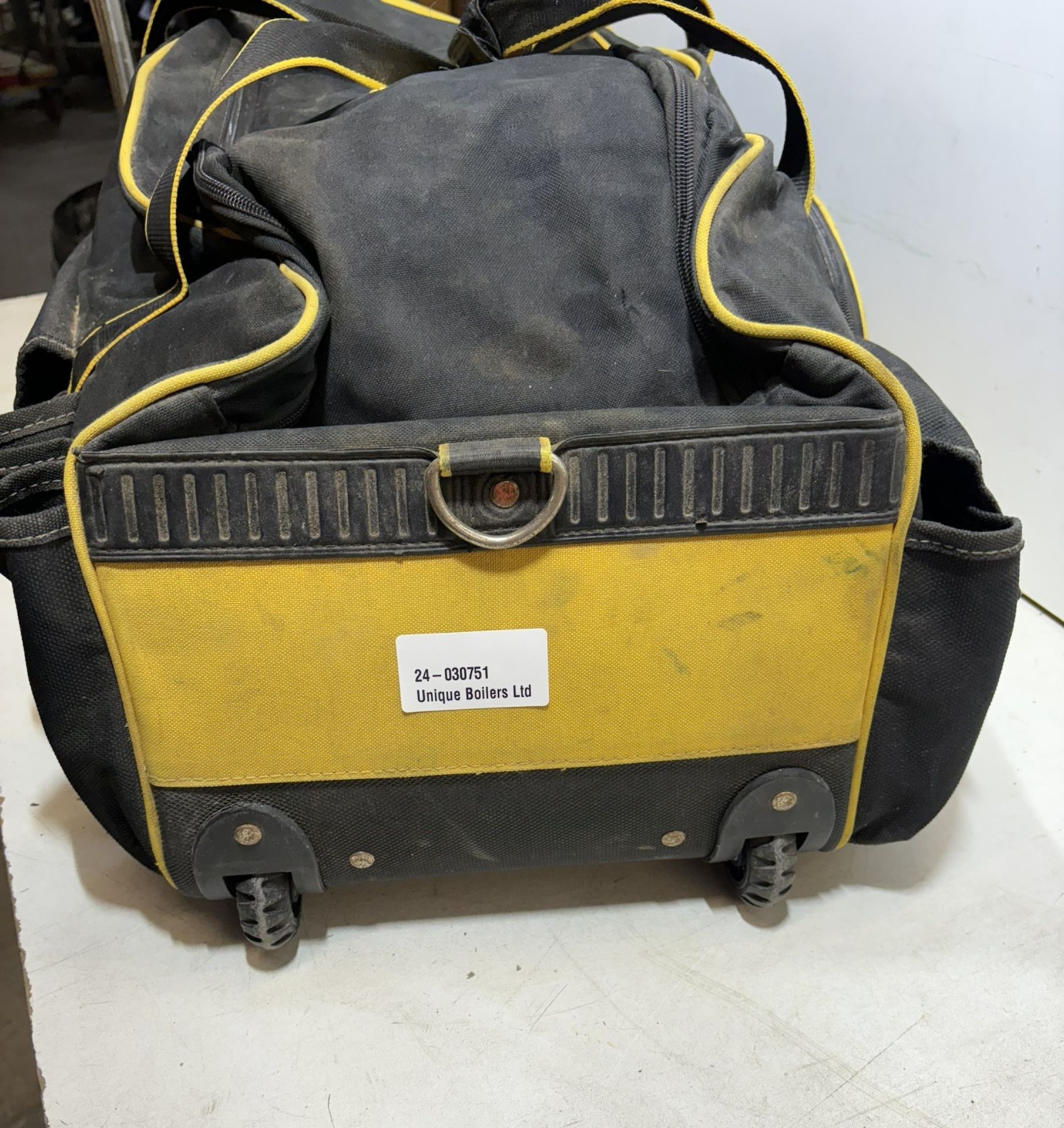 DeWalt Large Duffle Bag On Wheels - Image 6 of 6