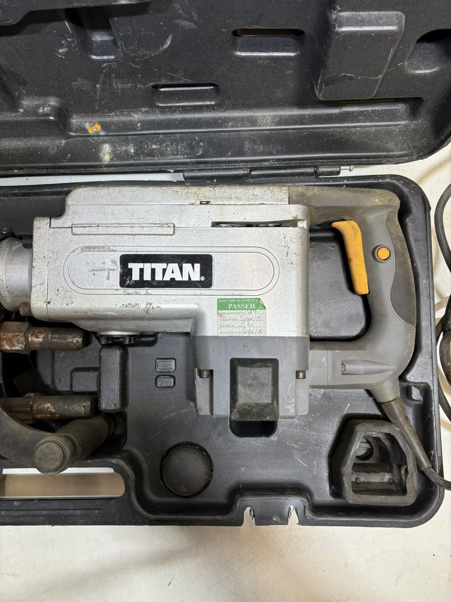 Titan TTB280DRH 15. 5kg Hex Shank Breaker 230V - Image 4 of 7