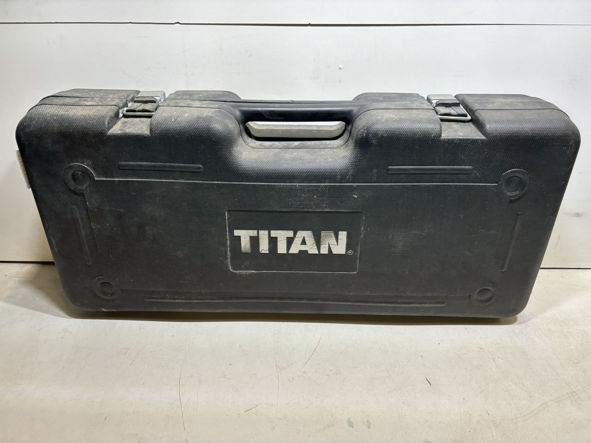 Titan TTB280DRH 15. 5kg Hex Shank Breaker 230V - Image 7 of 7