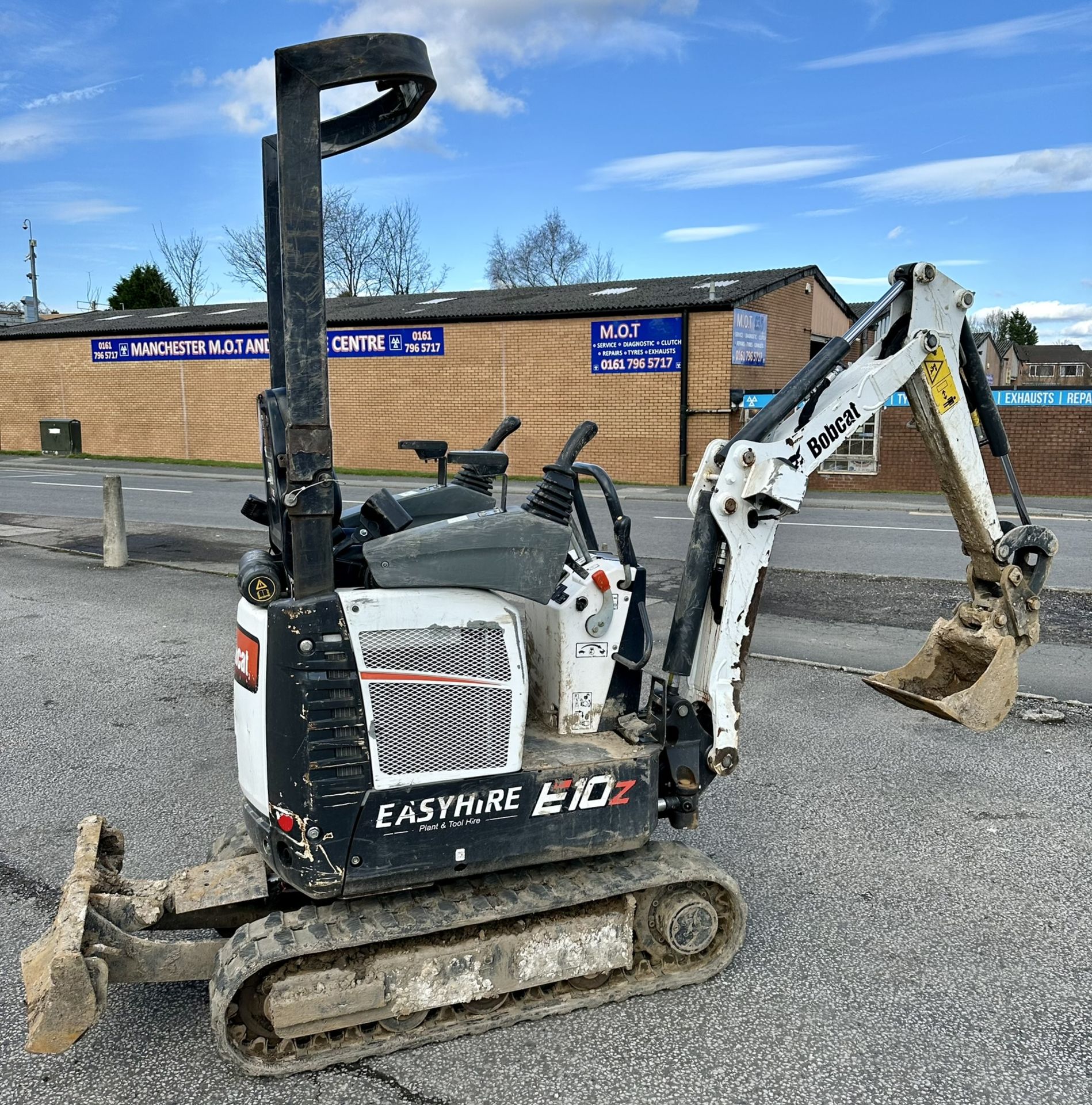 Bobcat E10Z 1T Mini Excavator w/ 2 x Attachments | YOM: 2021 | 1,118 Hours - Image 4 of 11