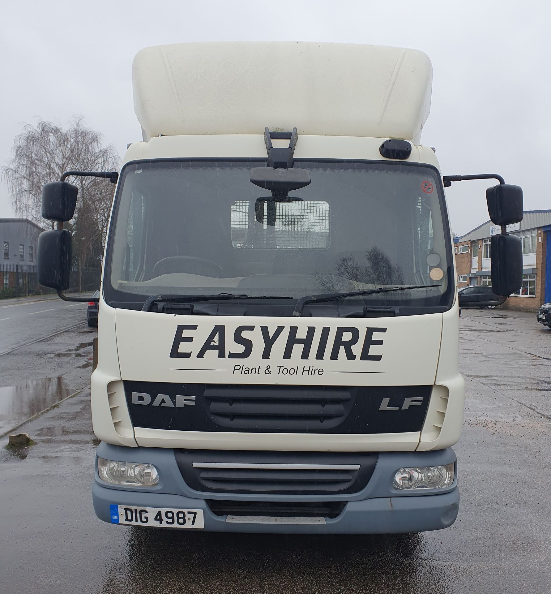 DAF LF 45.160 Flatbed Lorry w/ Loading Ramp & Electric Winch | DIG 4987 | 494,328km - Image 2 of 22
