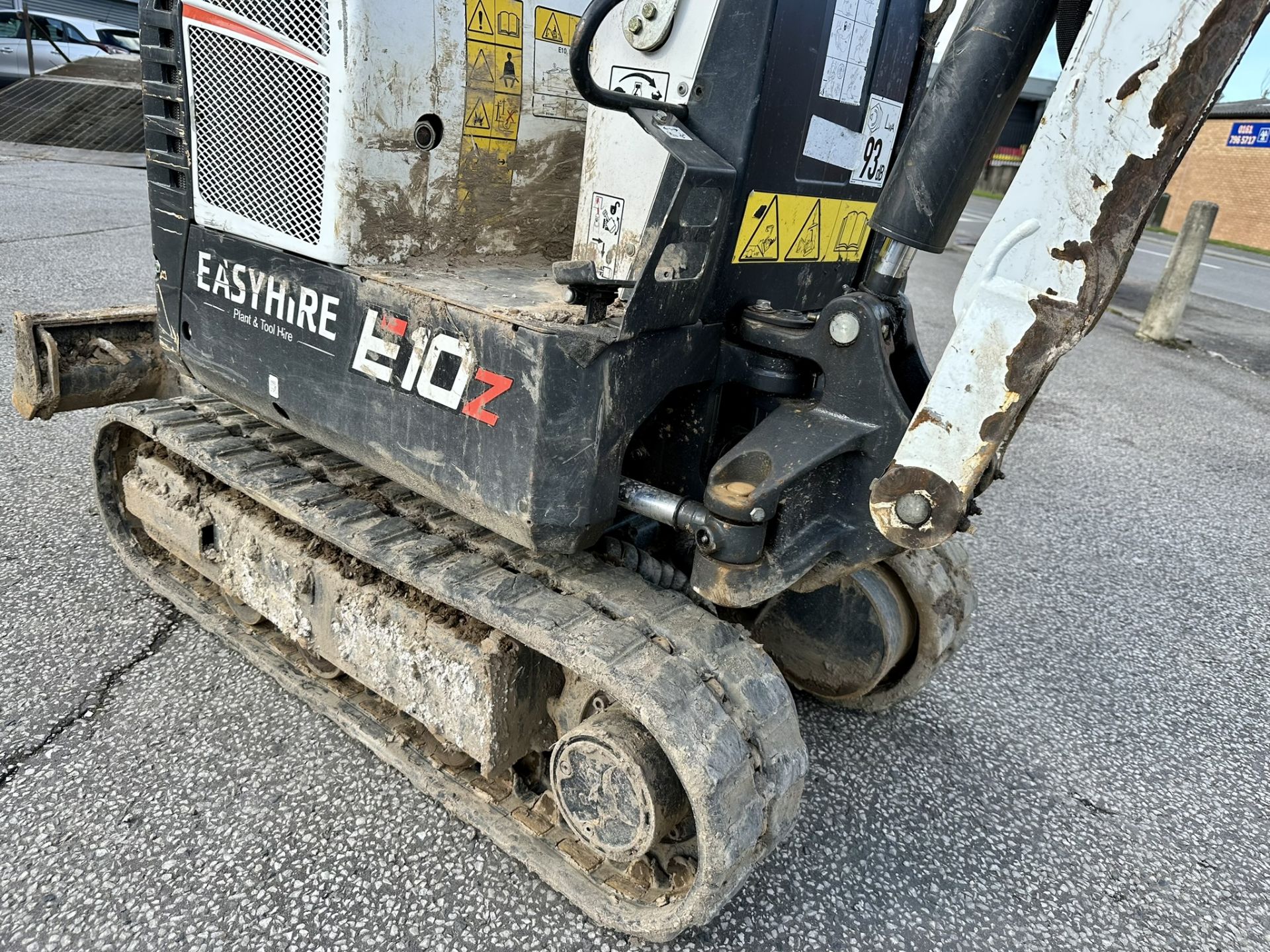 Bobcat E10Z 1T Mini Excavator w/ 2 x Attachments | YOM: 2021 | 1,118 Hours - Image 7 of 11