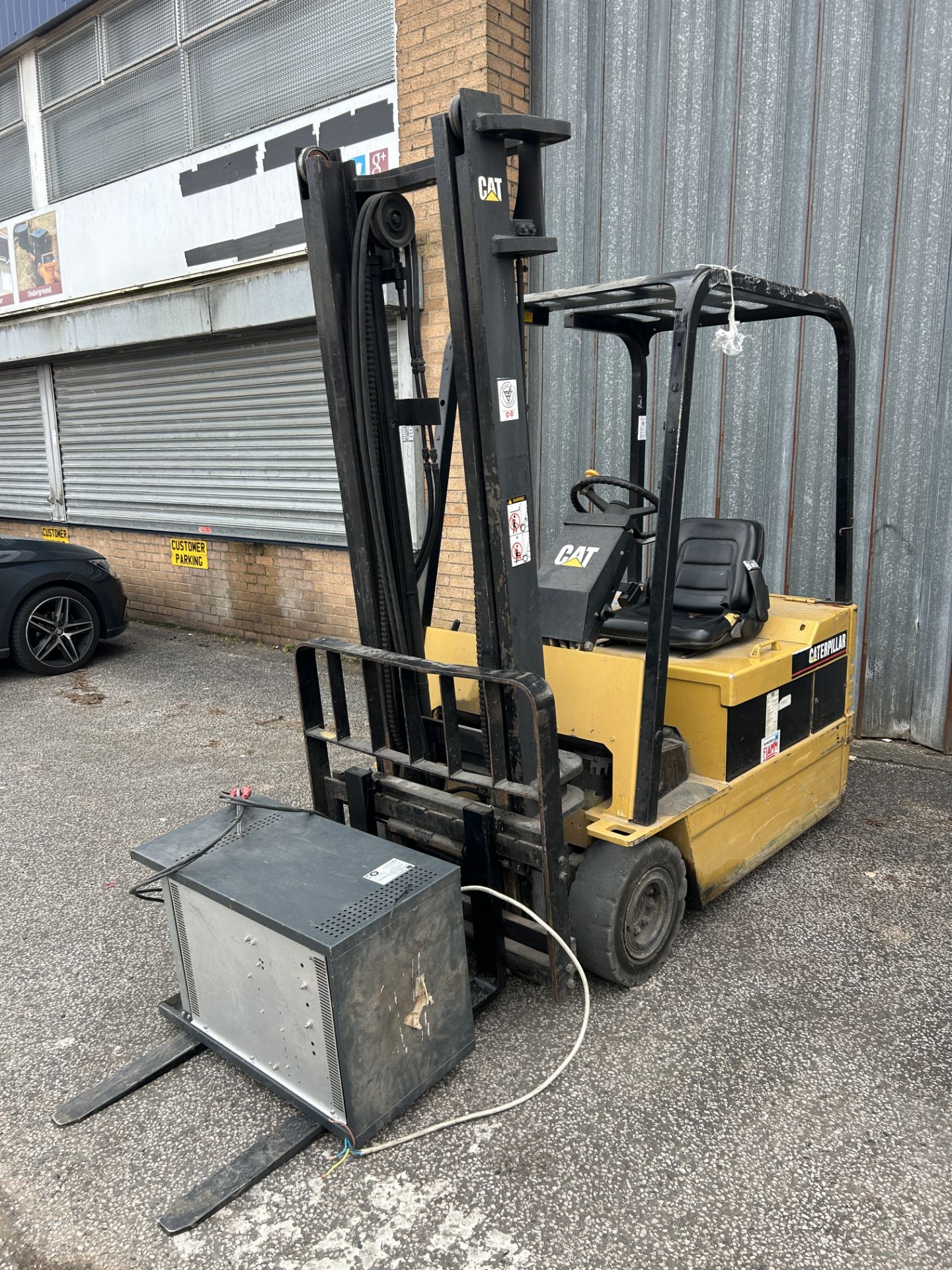 Caterpillar EP18T Electric Forklift Truck w/ Charger - Bild 3 aus 11