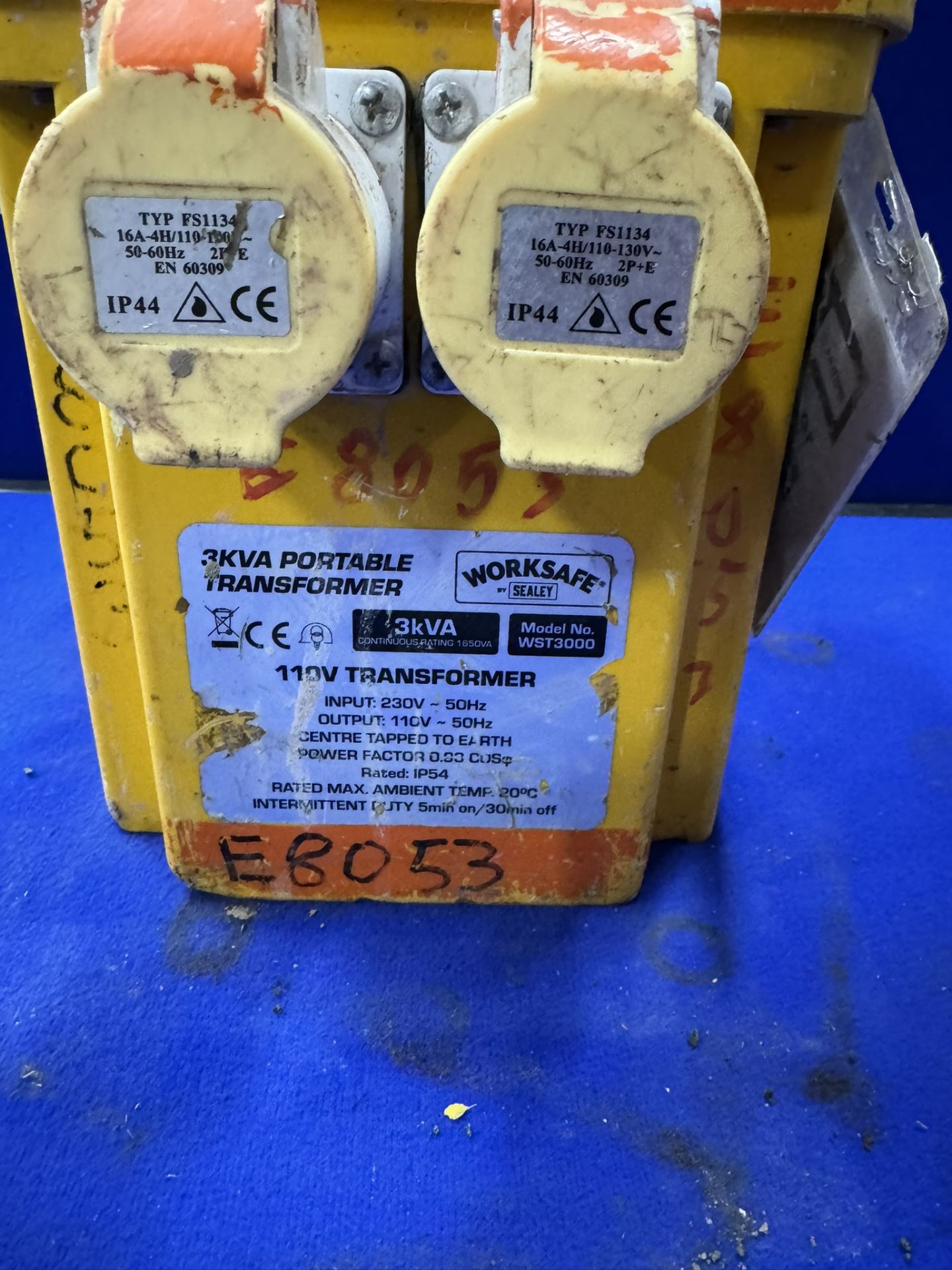 Worksafe Sealey 3KVA 110V Portable Transformer - Image 3 of 4