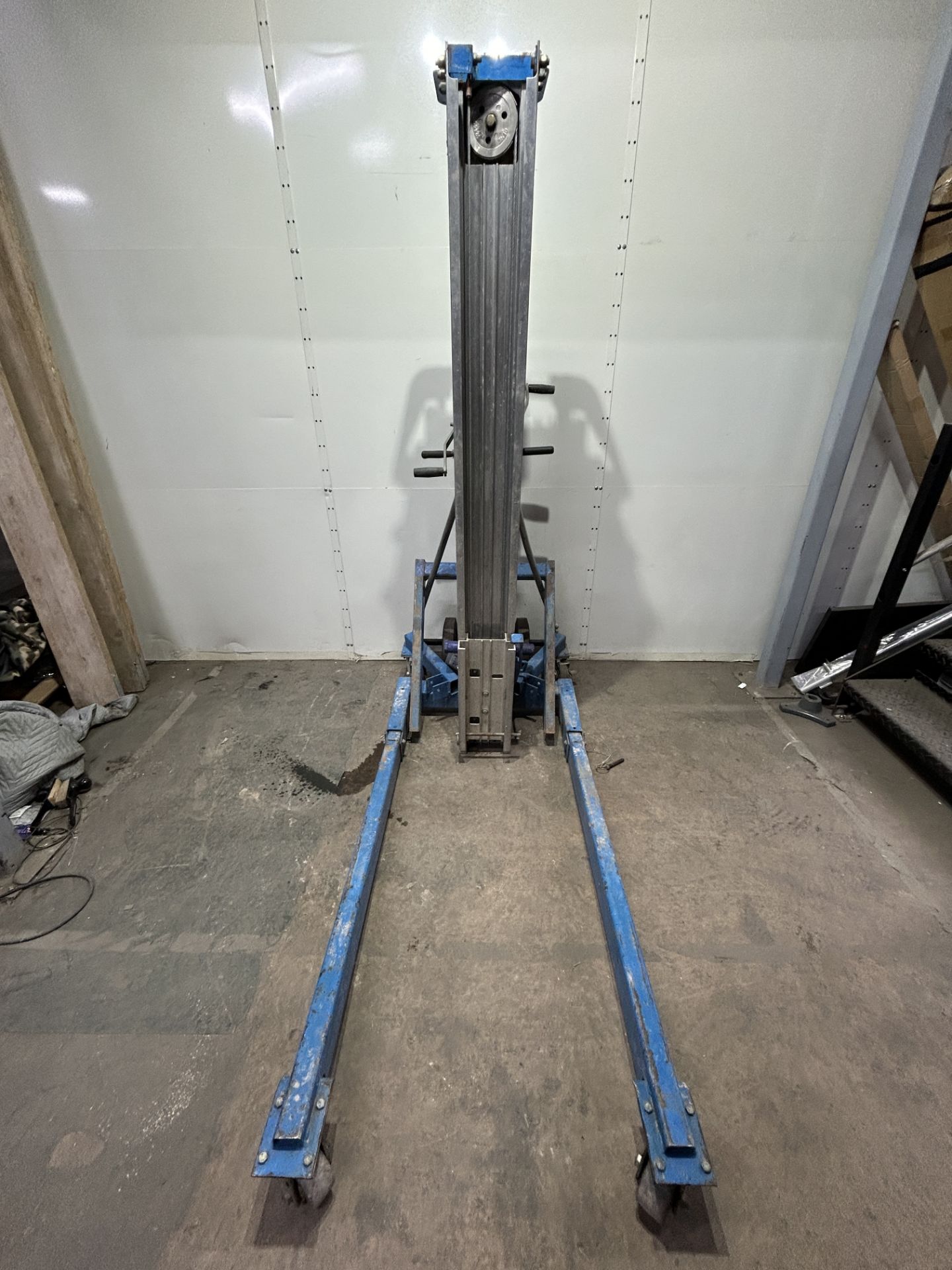 Genie SLA10 Superlift Advantage Material Lift | YOM: 2015 - Bild 3 aus 7