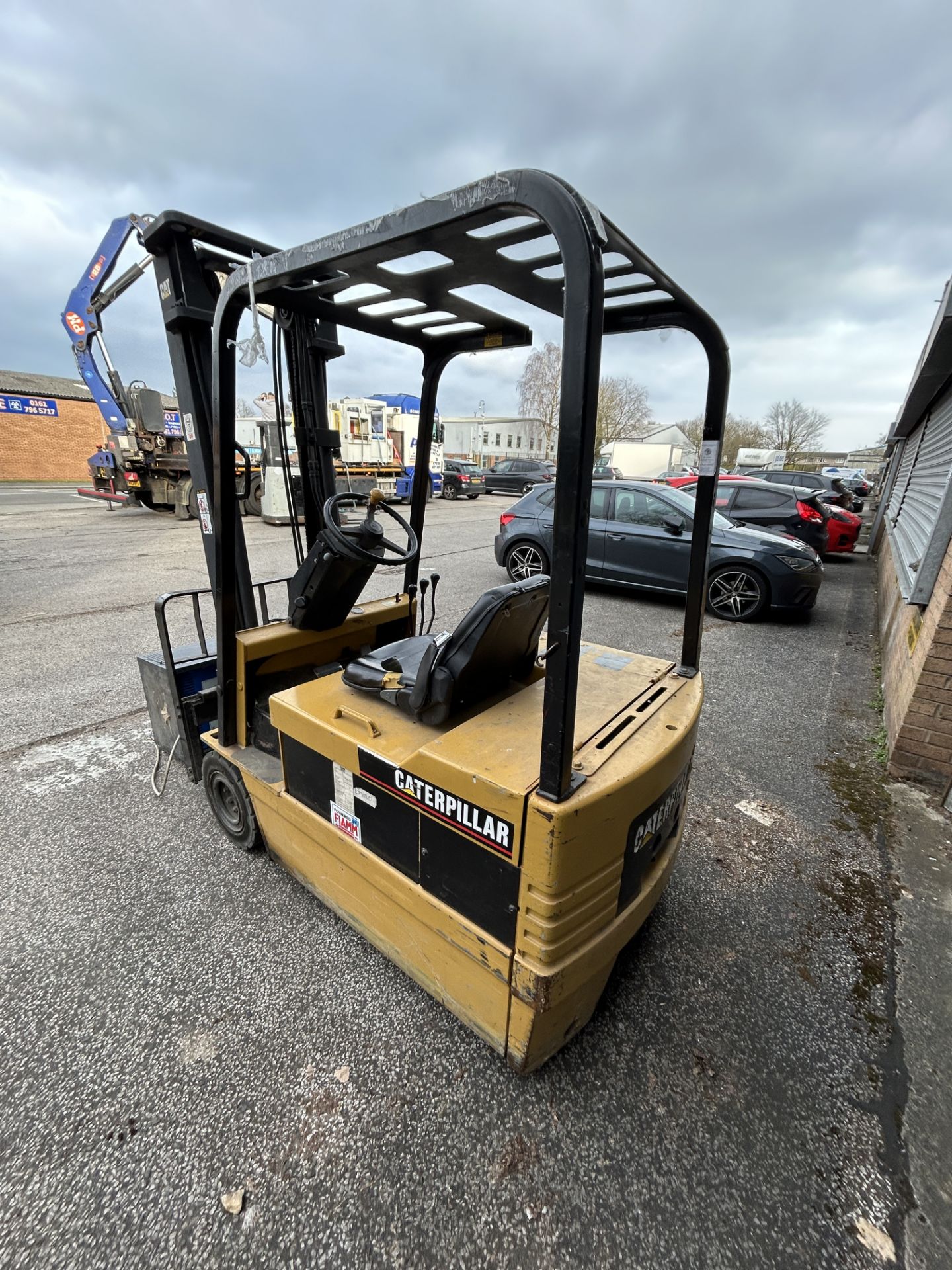 Caterpillar EP18T Electric Forklift Truck w/ Charger - Image 5 of 11