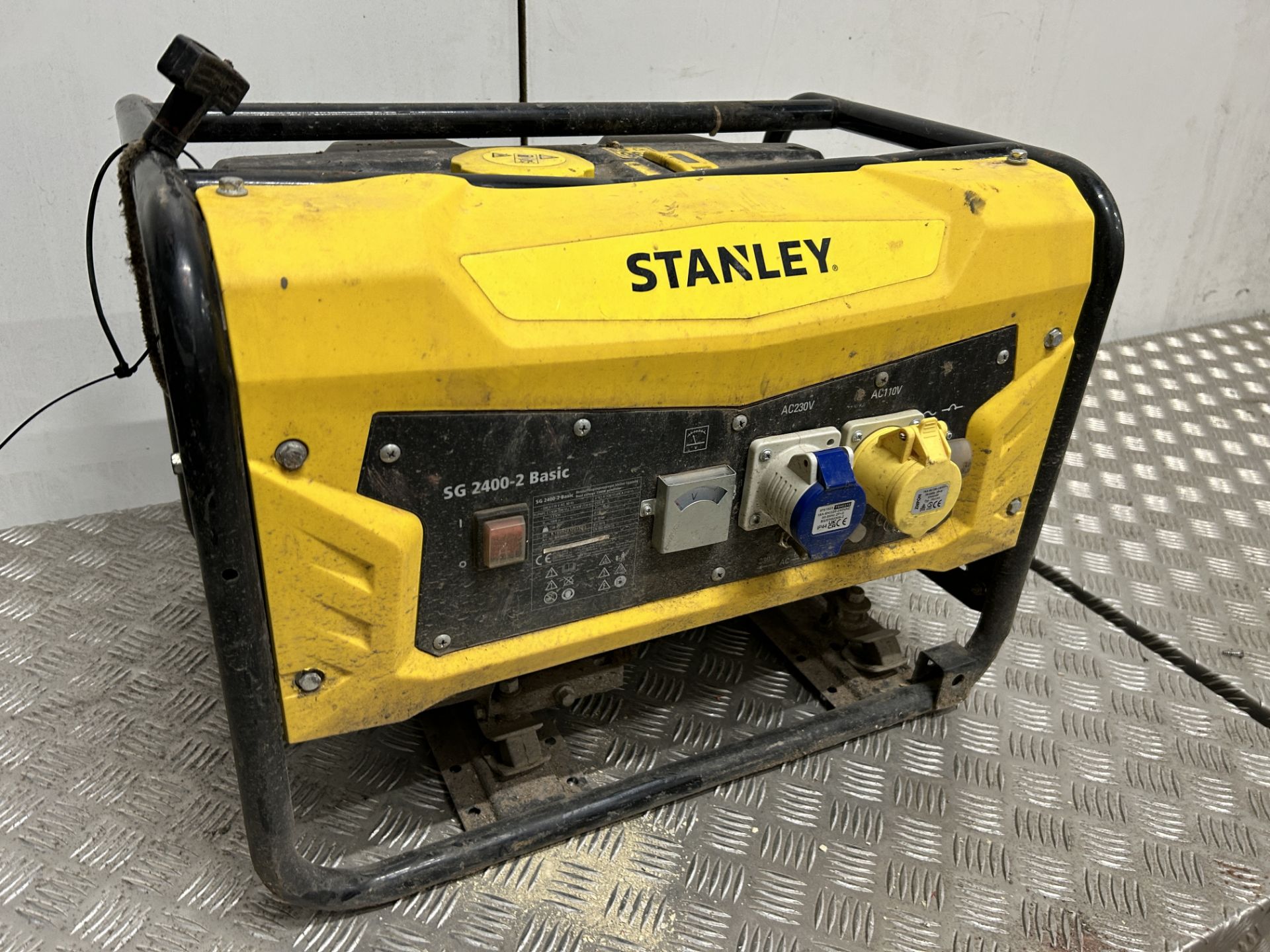 Stanley SG 2400-2 Basic 110/230v Petrol Generator - Image 3 of 6