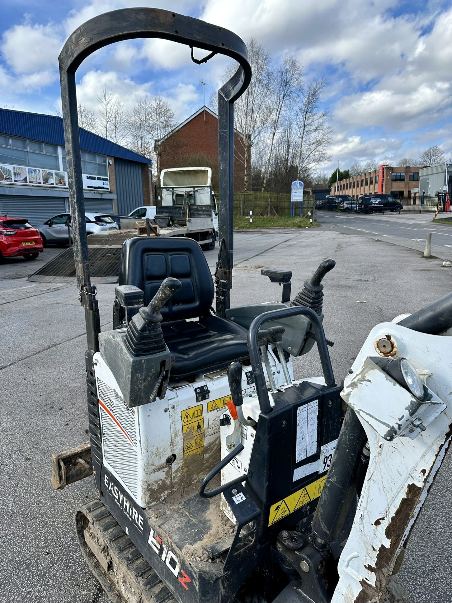 Bobcat E10Z 1T Mini Excavator w/ 2 x Attachments | YOM: 2021 | 1,118 Hours - Image 8 of 11