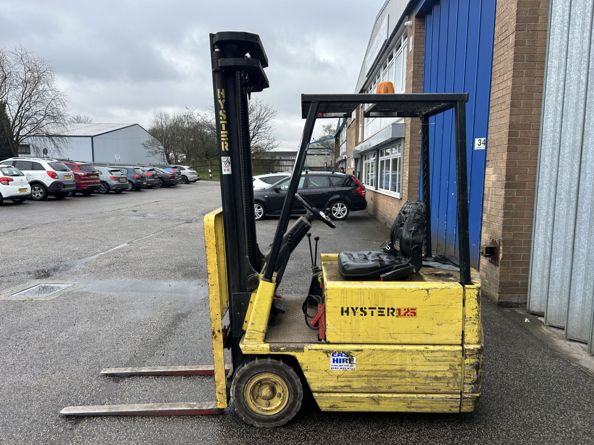 Hyster A1.25XL Electric Forklift Truck w/ Charger | YOM: 1993 | 2,748 Hours - Image 4 of 11