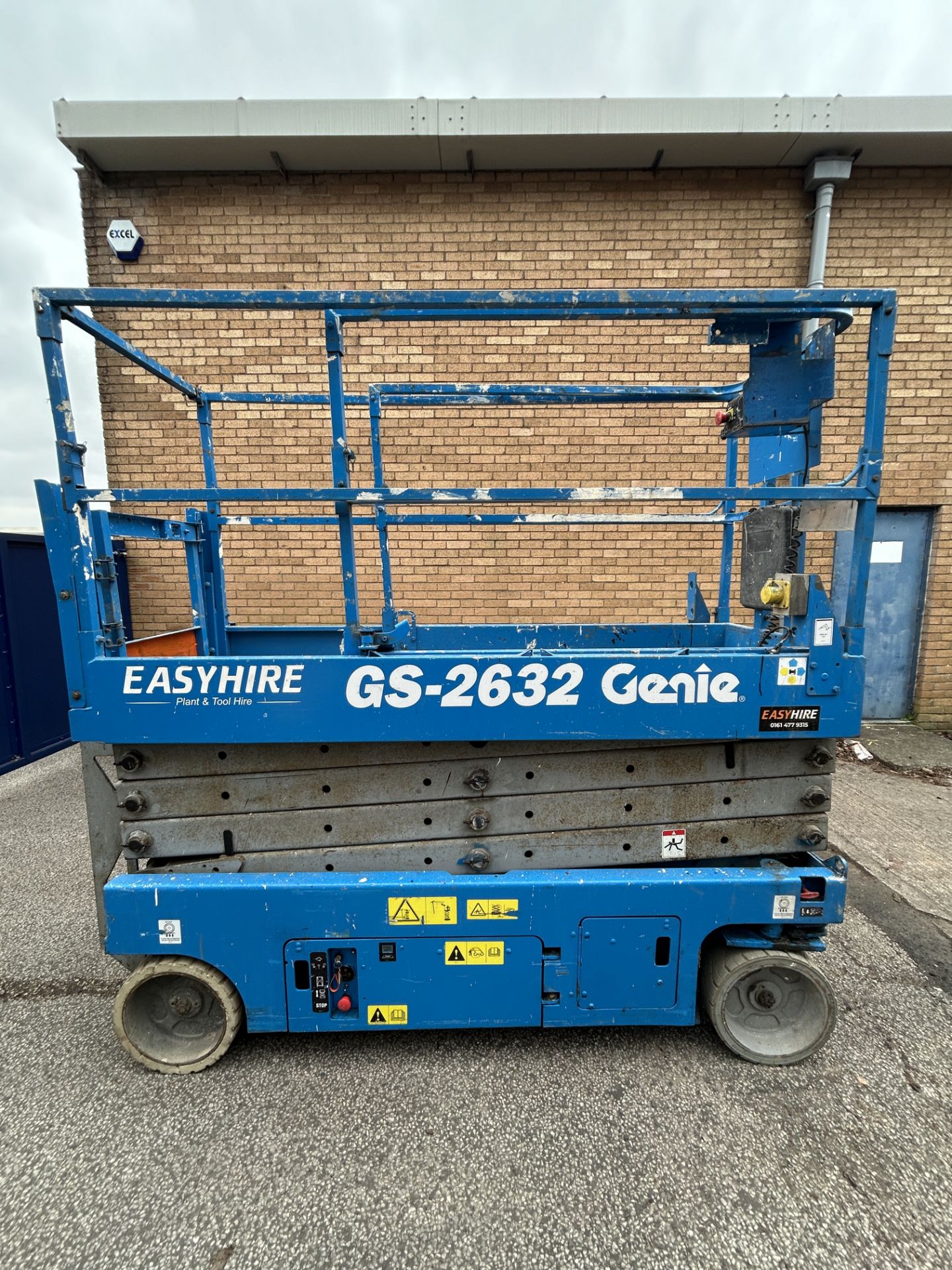 Genie GS-2632 Electric Scissor Lift | YOM: 2006 - Image 3 of 11