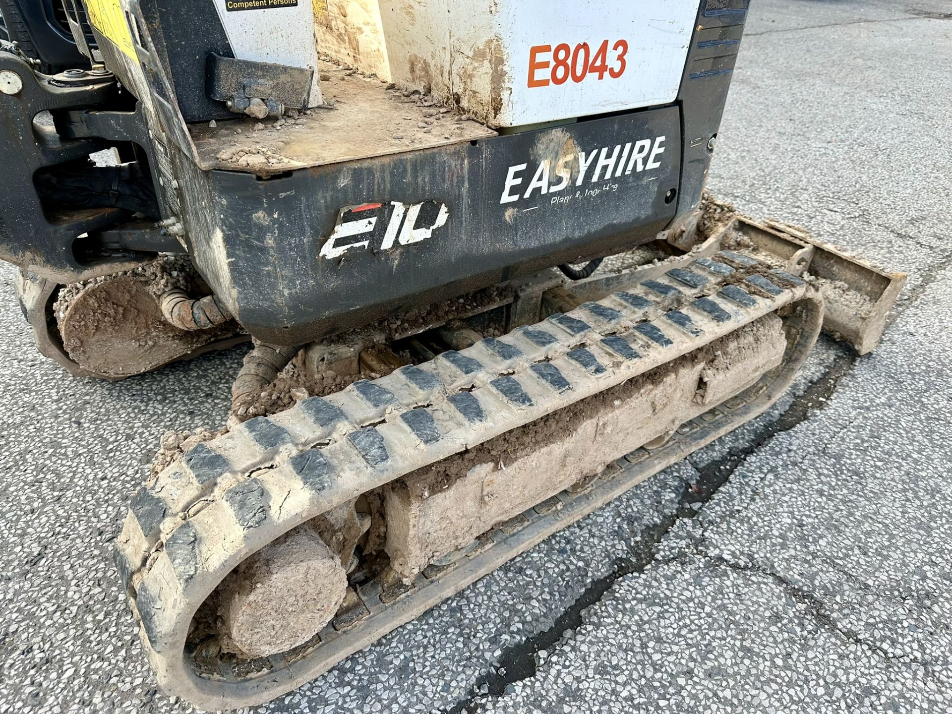 Bobcat E10Z 1T Mini Excavator w/ 2 x Attachments | YOM: 2021 | 26.9 Hours - Image 12 of 13