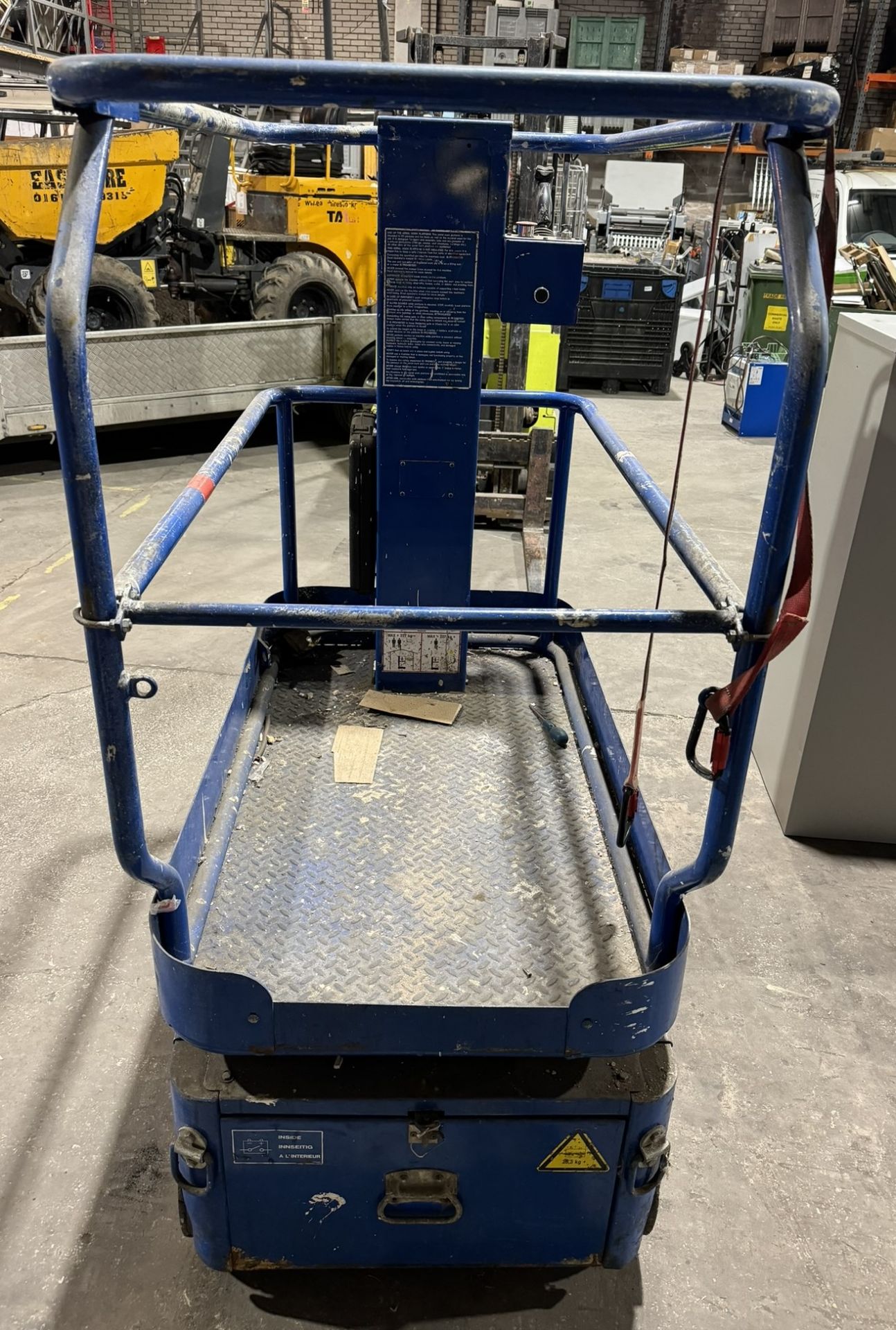 Upright Electric Scissor Lift | Batteries Not Working Needs Replacing - Image 3 of 8
