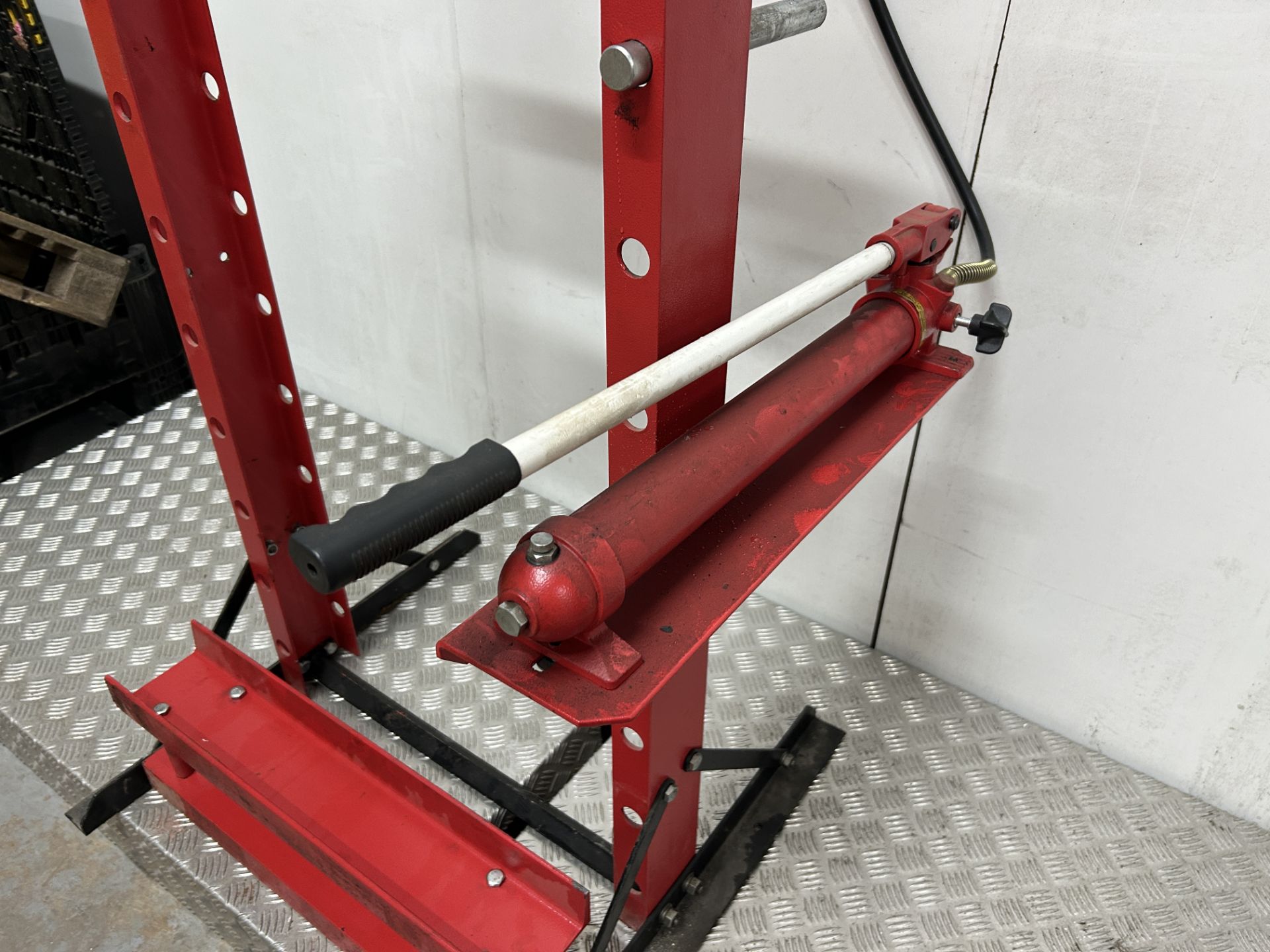Sealey YK20F 20 Tonne Floor Type Hydraulic Press | YOM: 2019 - Image 3 of 4
