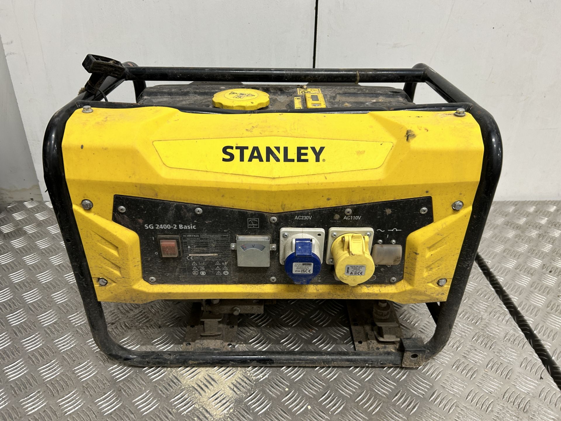 Stanley SG 2400-2 Basic 110/230v Petrol Generator - Image 2 of 6