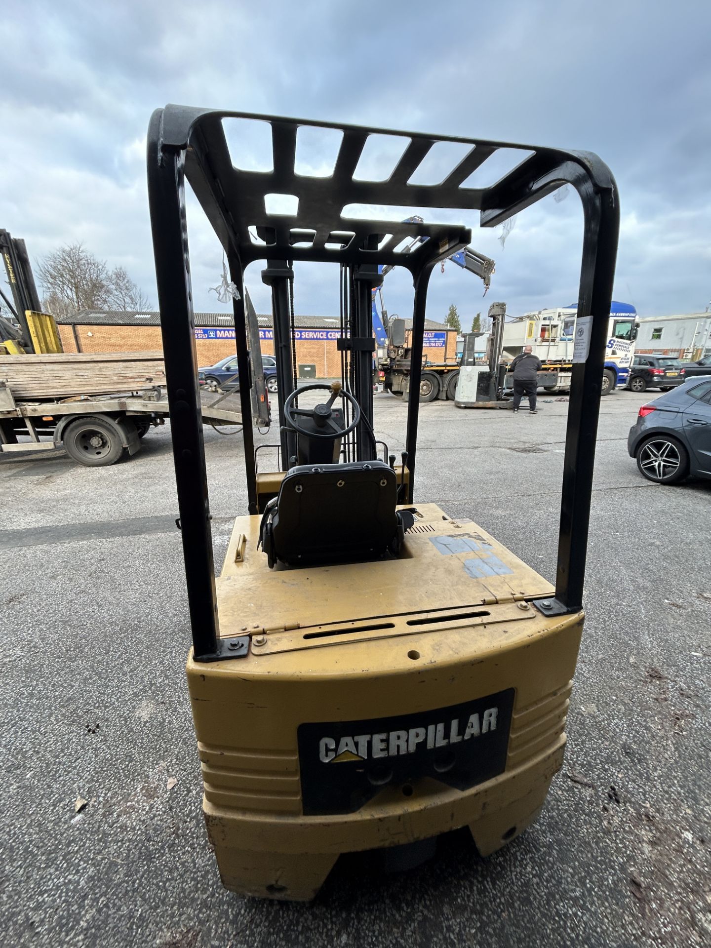 Caterpillar EP18T Electric Forklift Truck w/ Charger - Bild 6 aus 11