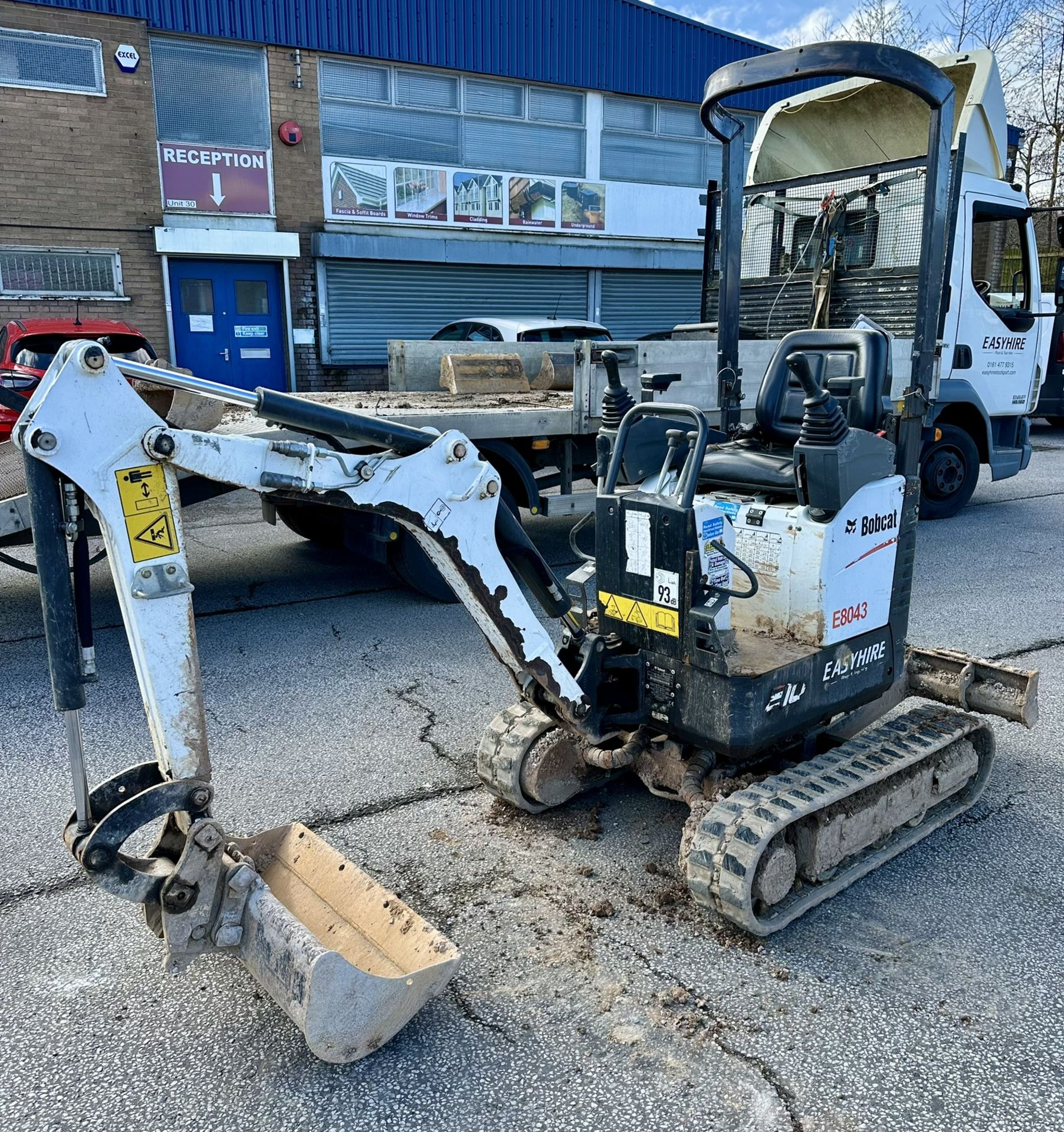 Bobcat E10Z 1T Mini Excavator w/ 2 x Attachments | YOM: 2021 | 26.9 Hours - Image 2 of 13