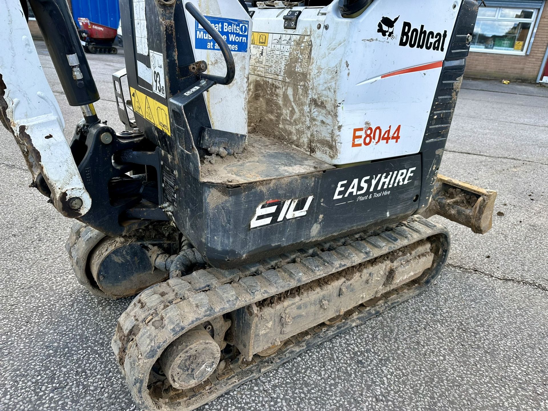 Bobcat E10Z 1T Mini Excavator w/ 2 x Attachments | YOM: 2021 | 1,118 Hours - Image 5 of 11