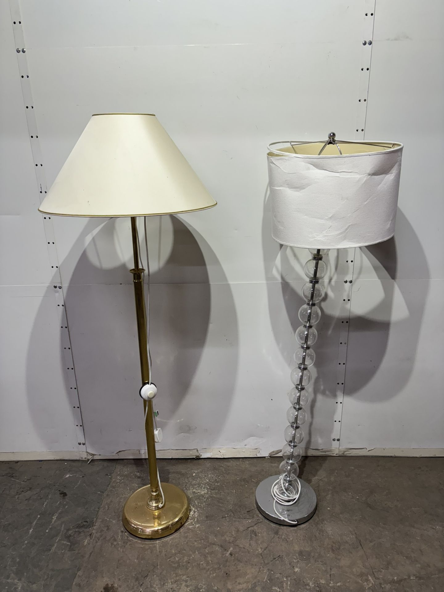 Quantity Of Various Table & Floor Lamps As Seen In Photos - Bild 4 aus 4
