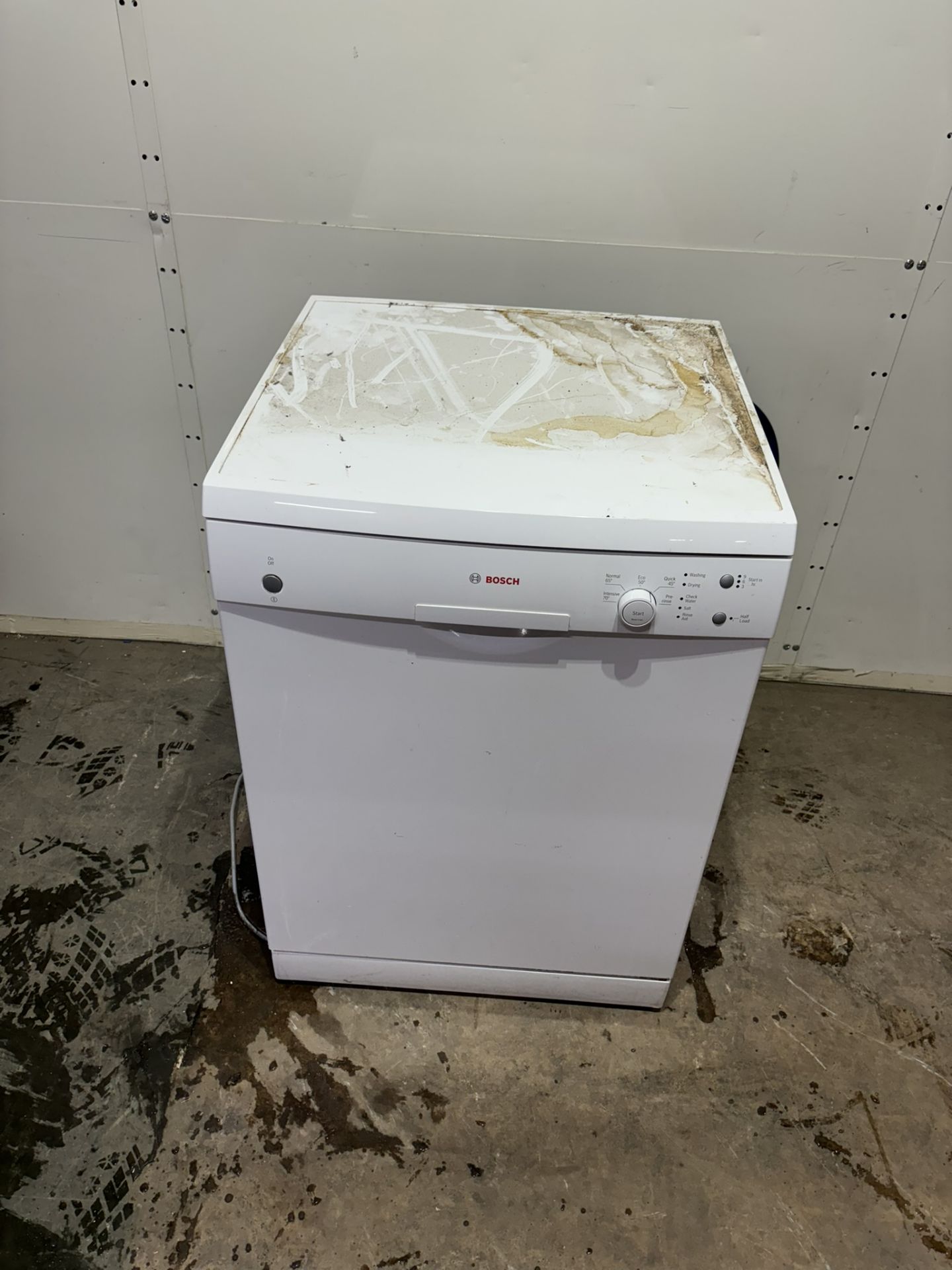 Bosch SMS50T22GB Free-standing dishwasher - Image 2 of 7