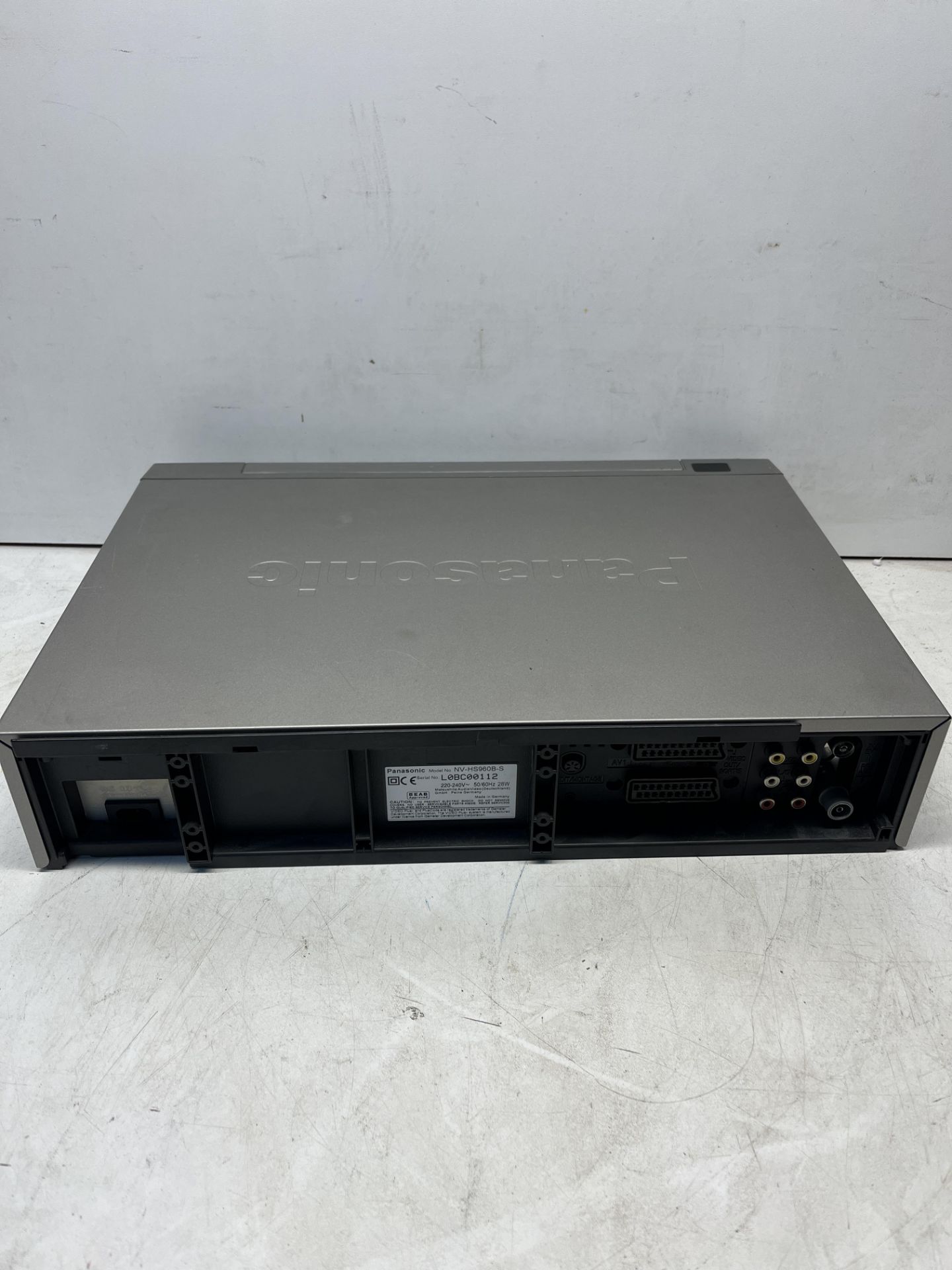 Panasonic Super VHS Model: NV-HS960 - Bild 4 aus 5