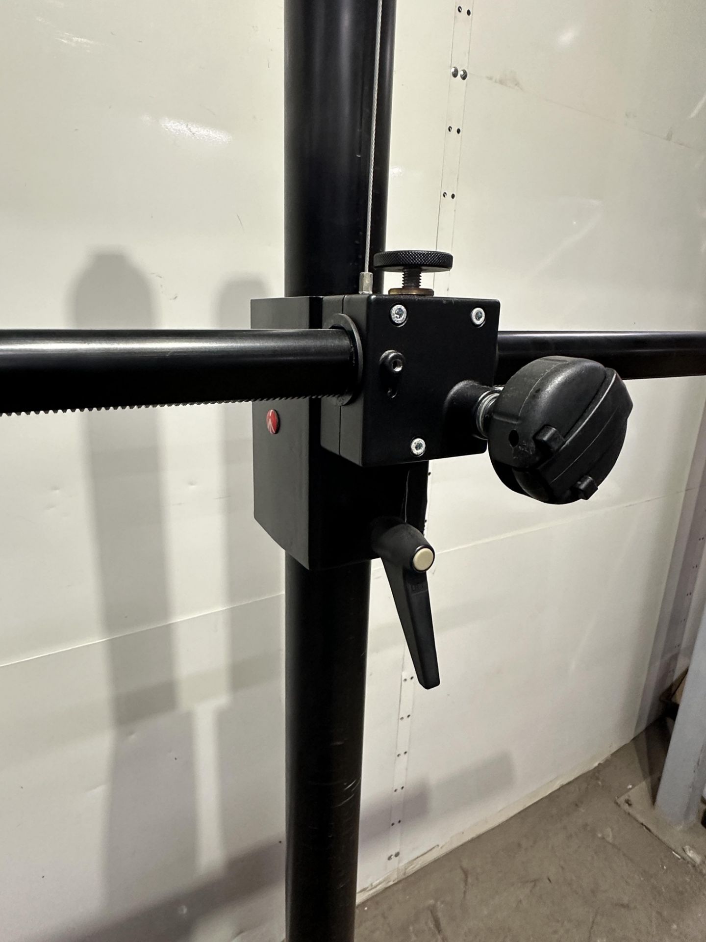 Manfrotto Mini Salon Studio camera stand 190 cm high with Monfrotto 410 geared head - Image 2 of 4