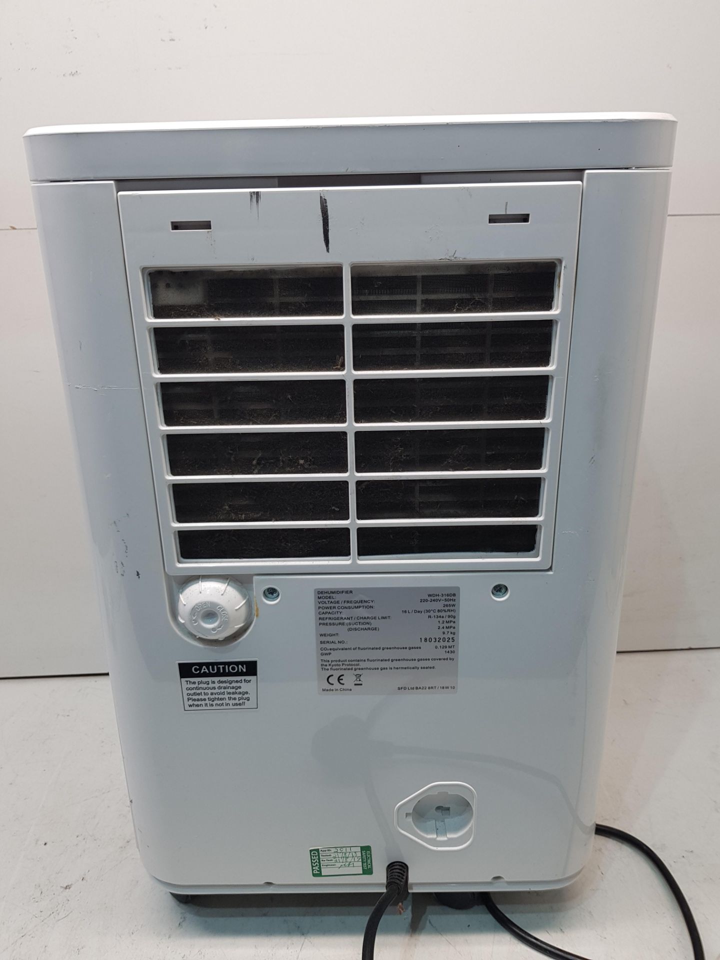 White Dehumidifier Model: WDH-316DB S/N: 18032025 - Image 4 of 4