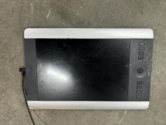 Wacom PTH-651 Intuos Pro Graphics Tablet