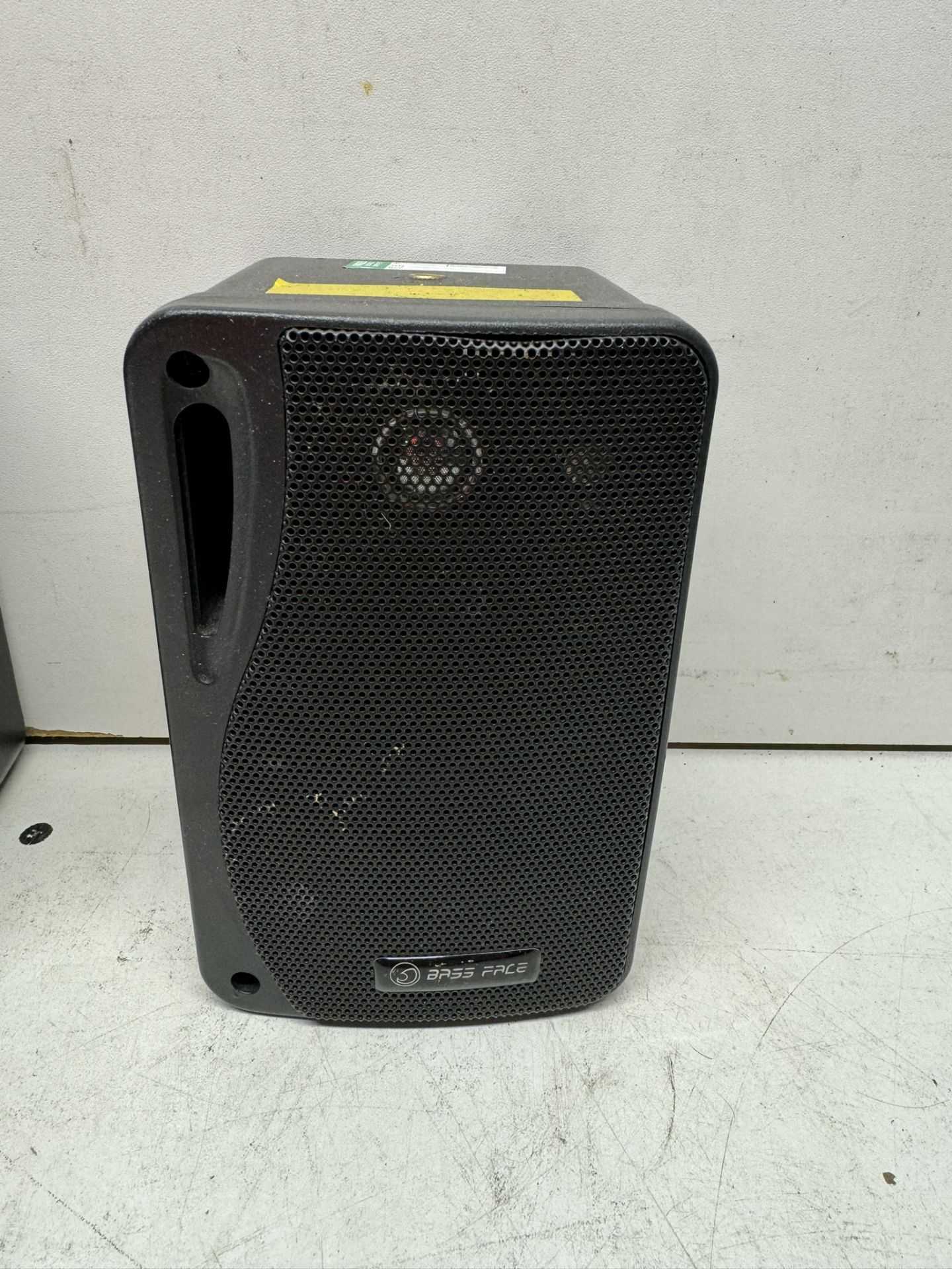 2 x Bassface Weatherproof Outdoor Box Speakers - Image 3 of 4