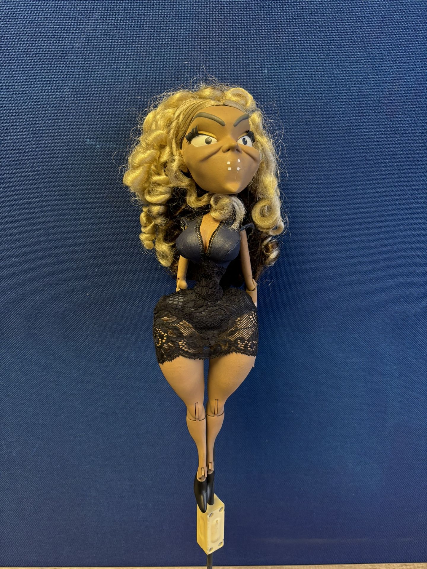 Newzoid puppet - Beyoncé Knowles - Image 2 of 3