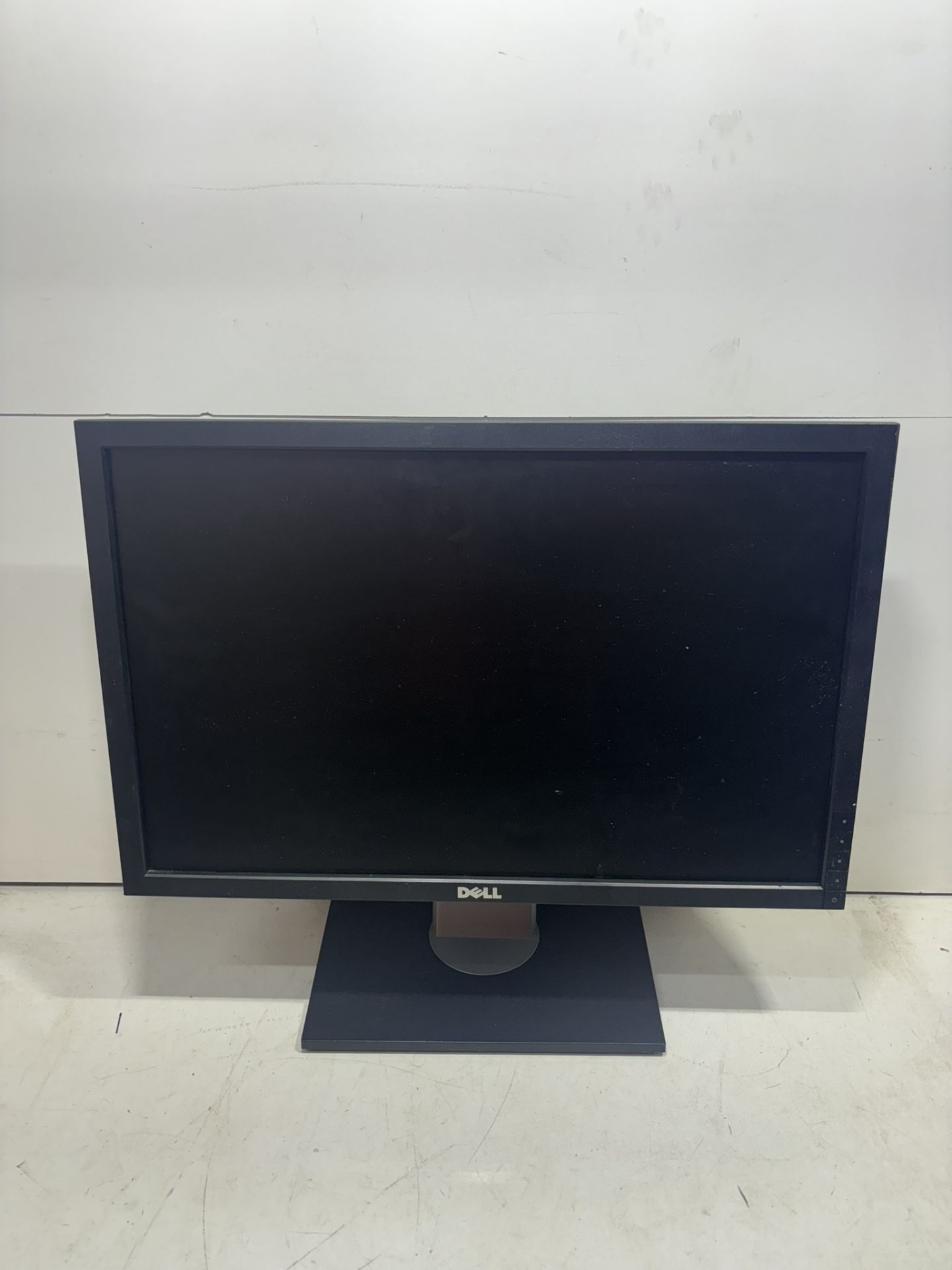 2 x Dell P2210f 22? Widescreen Height Adjustable Monitors - Image 6 of 7