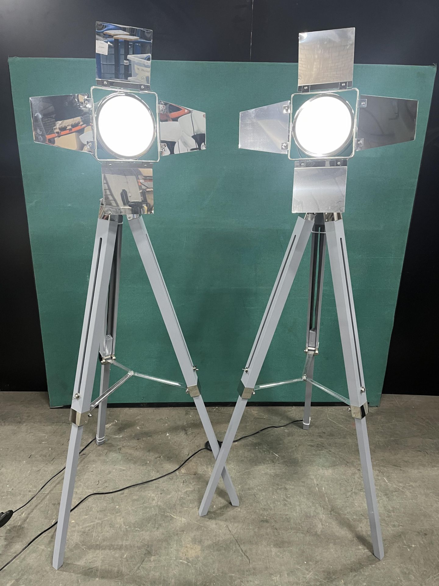 2 x Silver Studio Spotlights With Tripod - Image 6 of 6