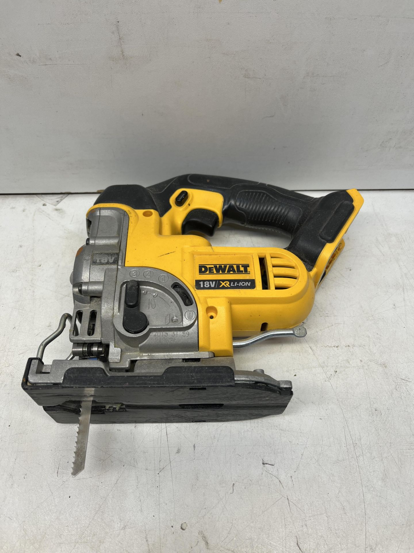 DeWalt DCS332 cordless jigsaw