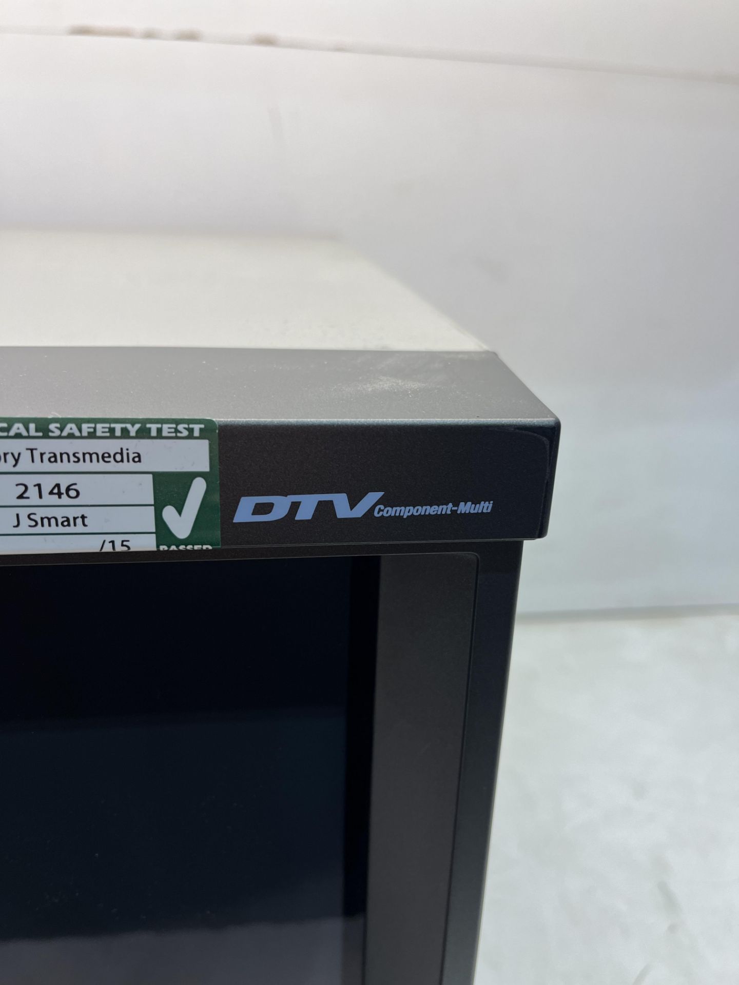 JVC Multi Format Monitor Model: DT-V1710CG - Bild 4 aus 7