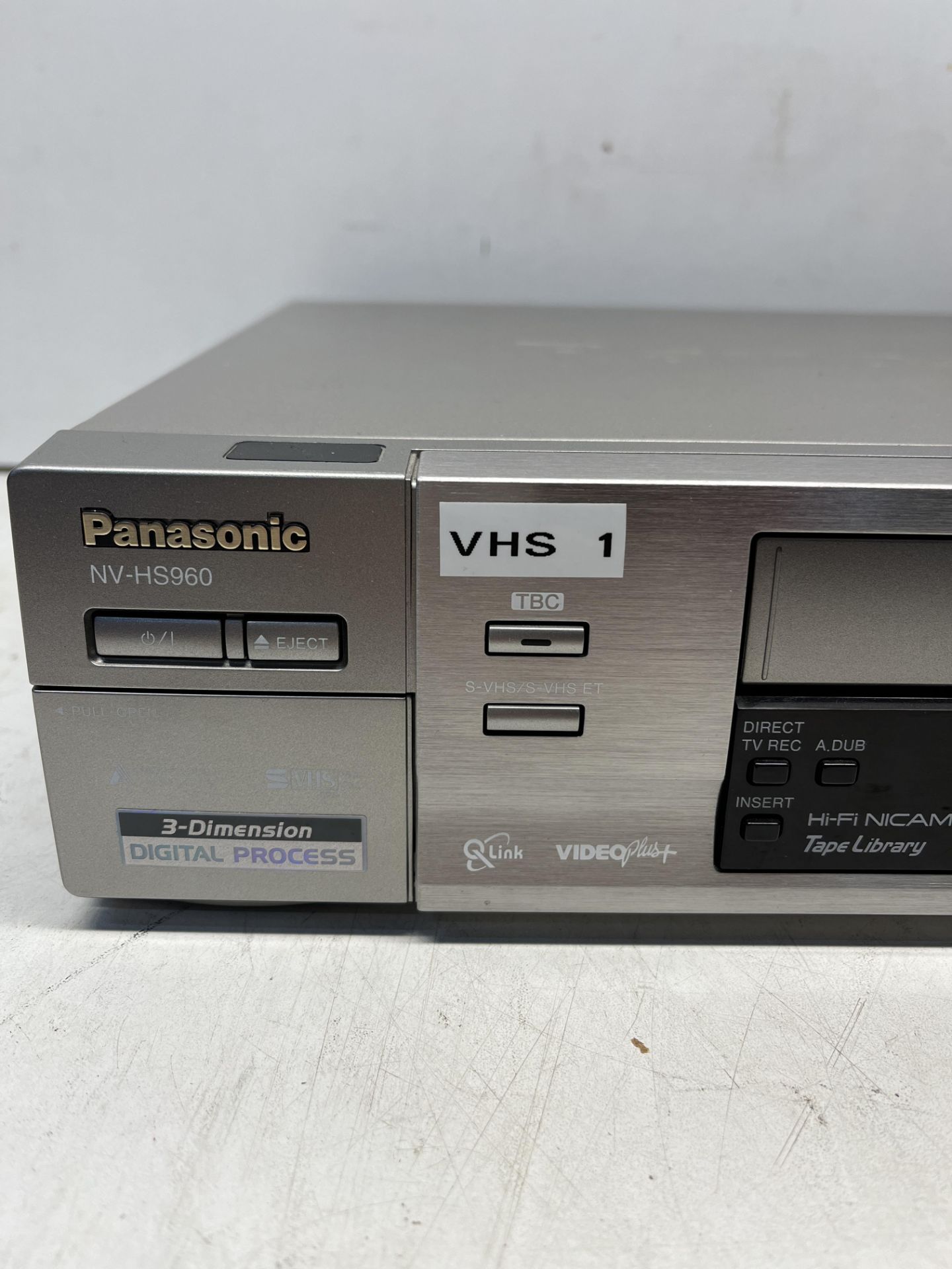 Panasonic NV-HS960 High-End Super VHS Video Player Super Drive - Image 2 of 5
