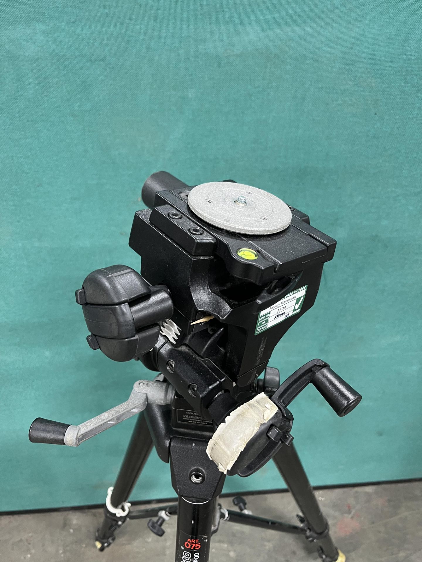 Manfrotto 075 Professional Tripod - Image 2 of 7