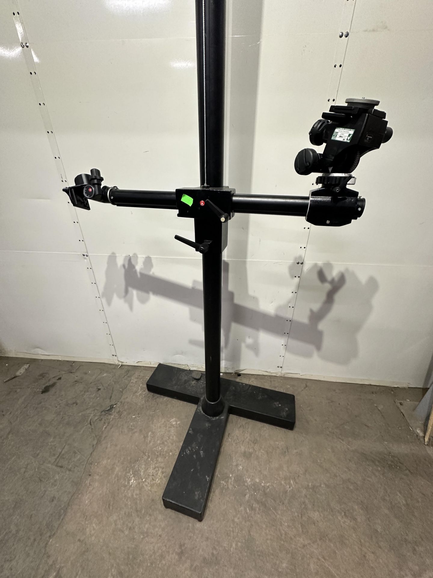 Firenze Salon 7.5ft Studio camera stand with Monfrotto 400 studio geared head