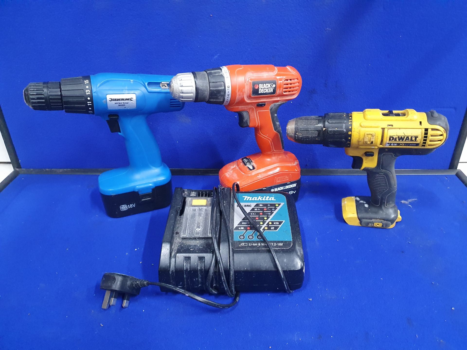3x Cordless Drills and Charger
