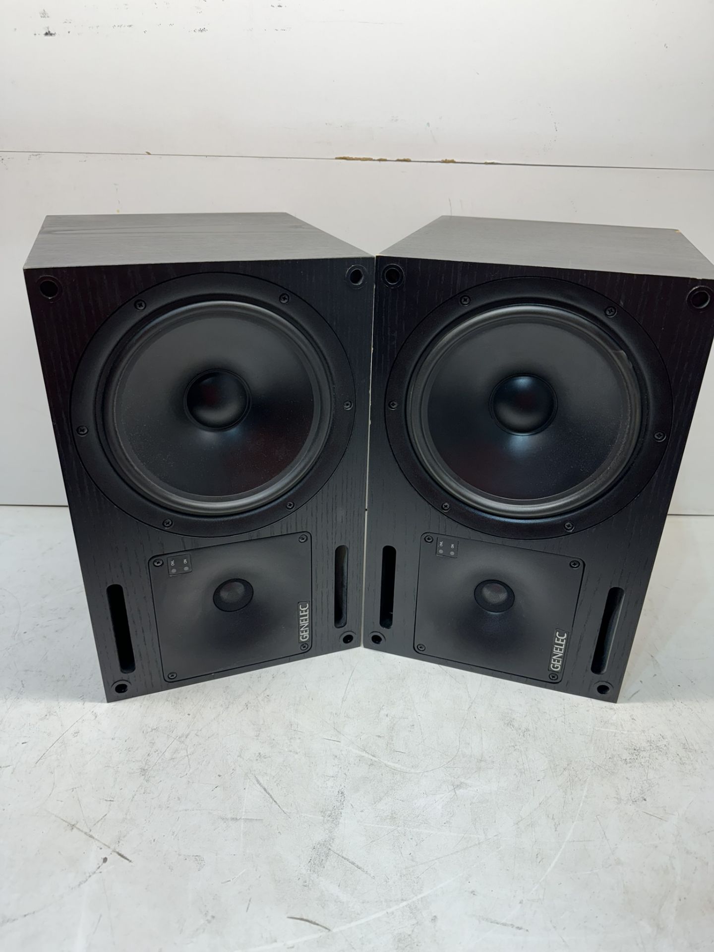 Genelec 1031A 8" Powered Nearfield Studio Monitor (Pair)