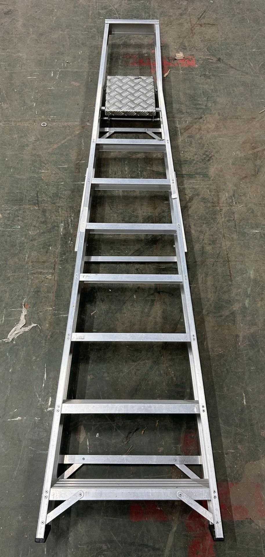 Lyte 8 Tread Step Ladder